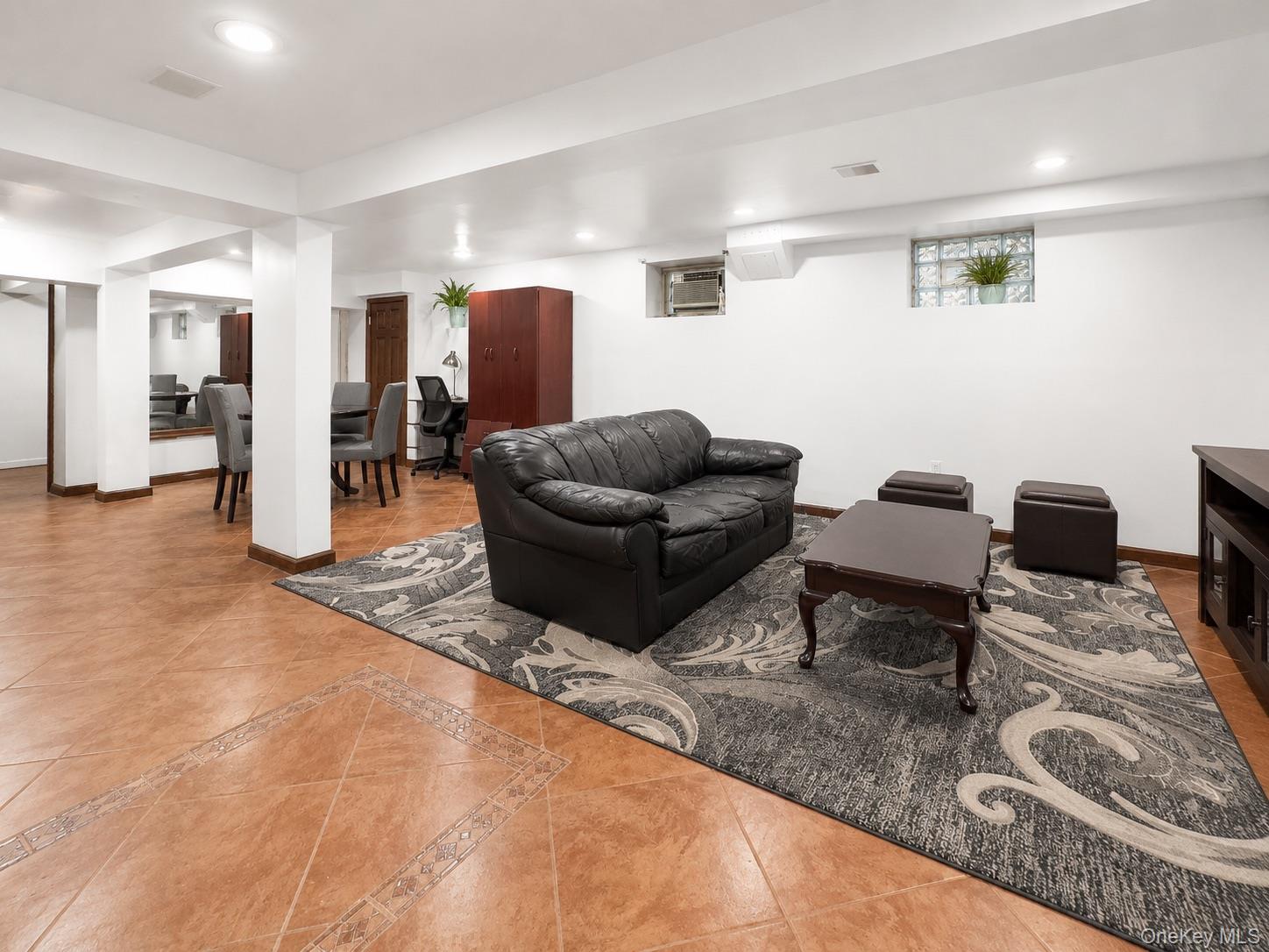 549 De Mott Avenue – For Sale photo 28
