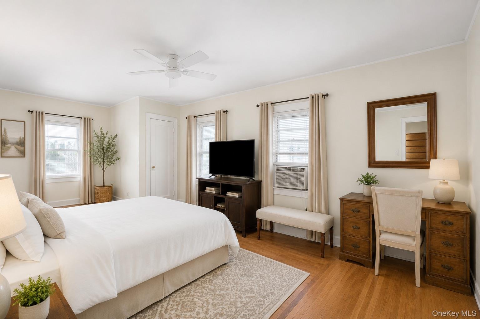 549 De Mott Avenue – For Sale photo 19