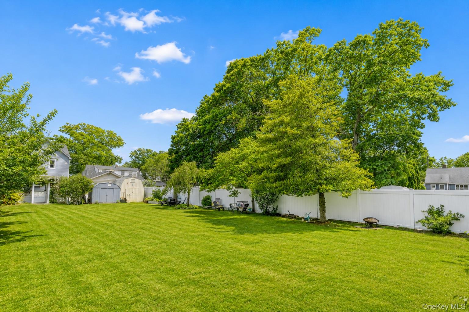549 De Mott Avenue – For Sale photo 38