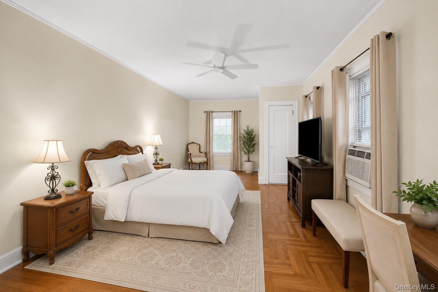 549 De Mott Avenue – For Sale photo 18