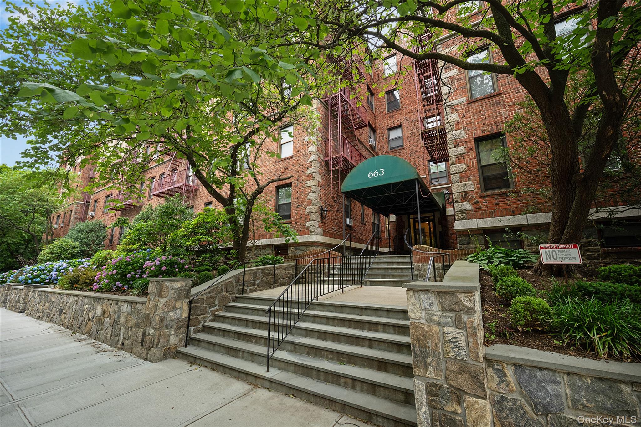 663 Locust Street, Unit 5D photo 2