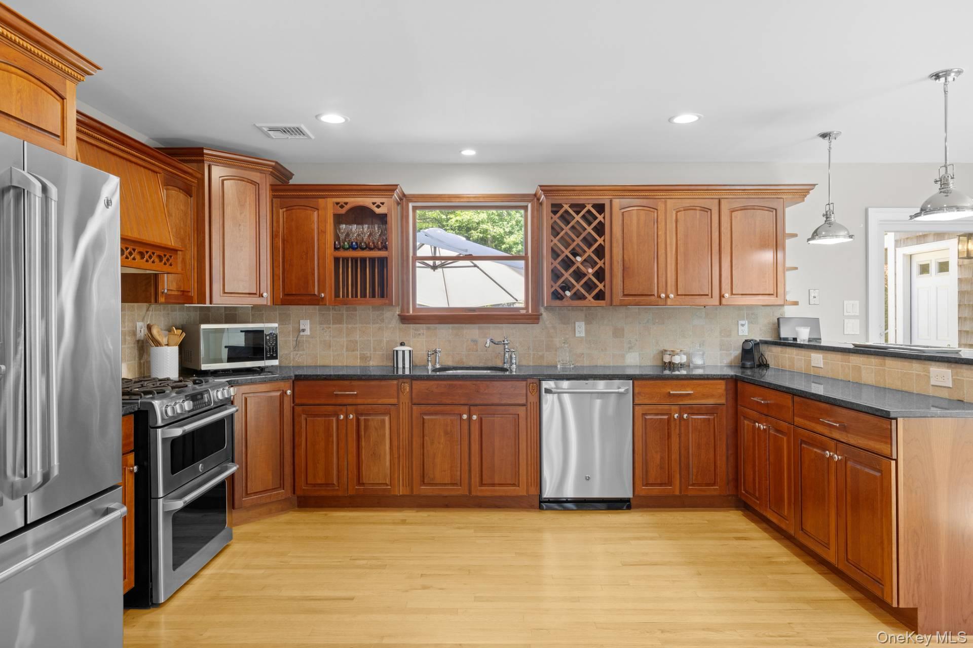 340 N Magee Street – For Rent photo 10