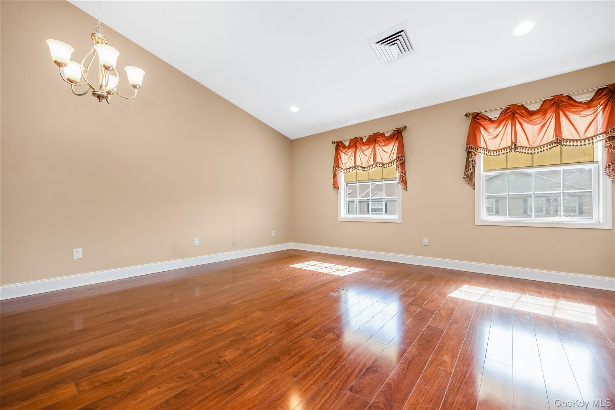 1132 Willow Lane – For Sale photo 6