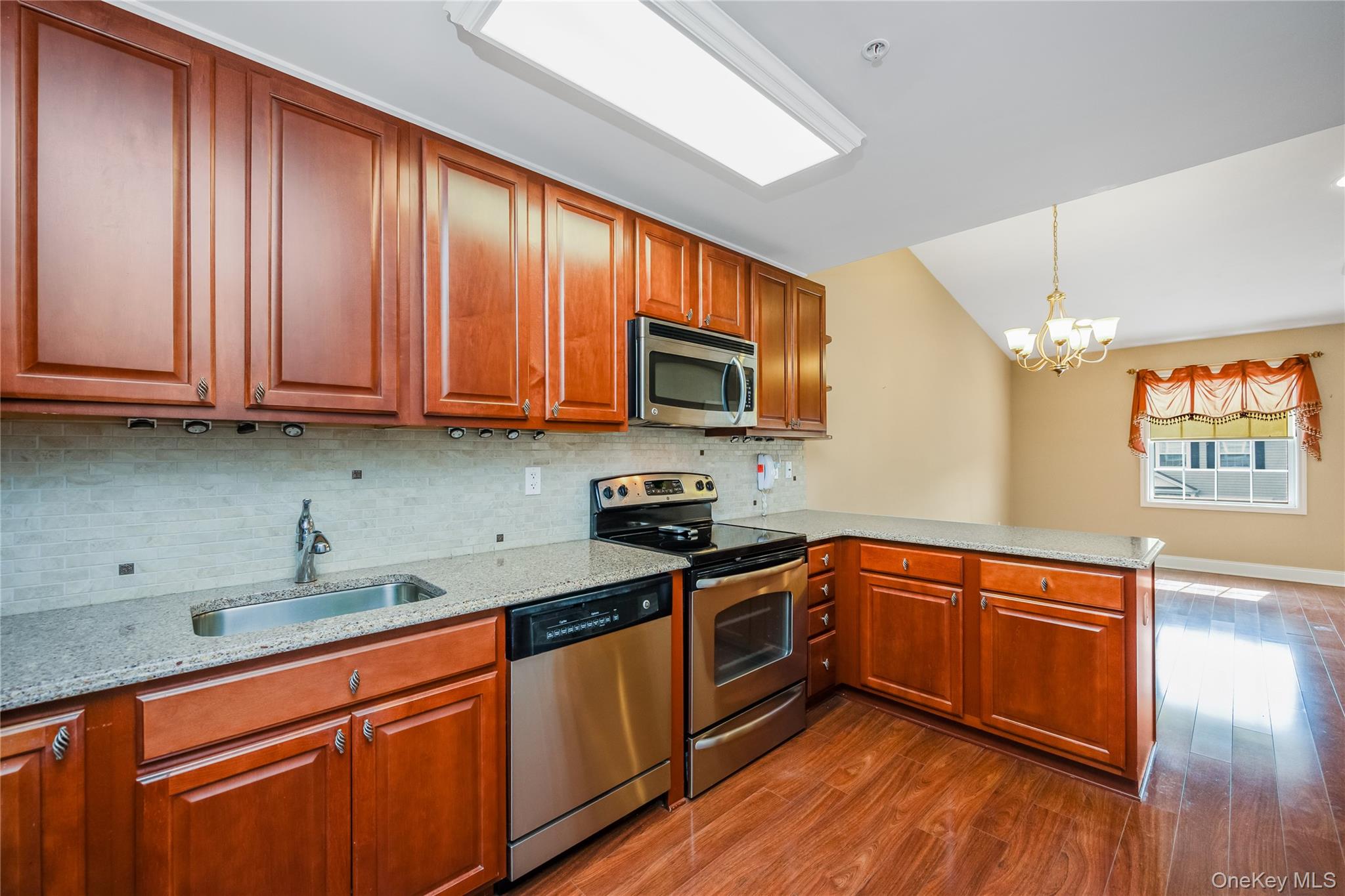 1132 Willow Lane – For Sale photo 14