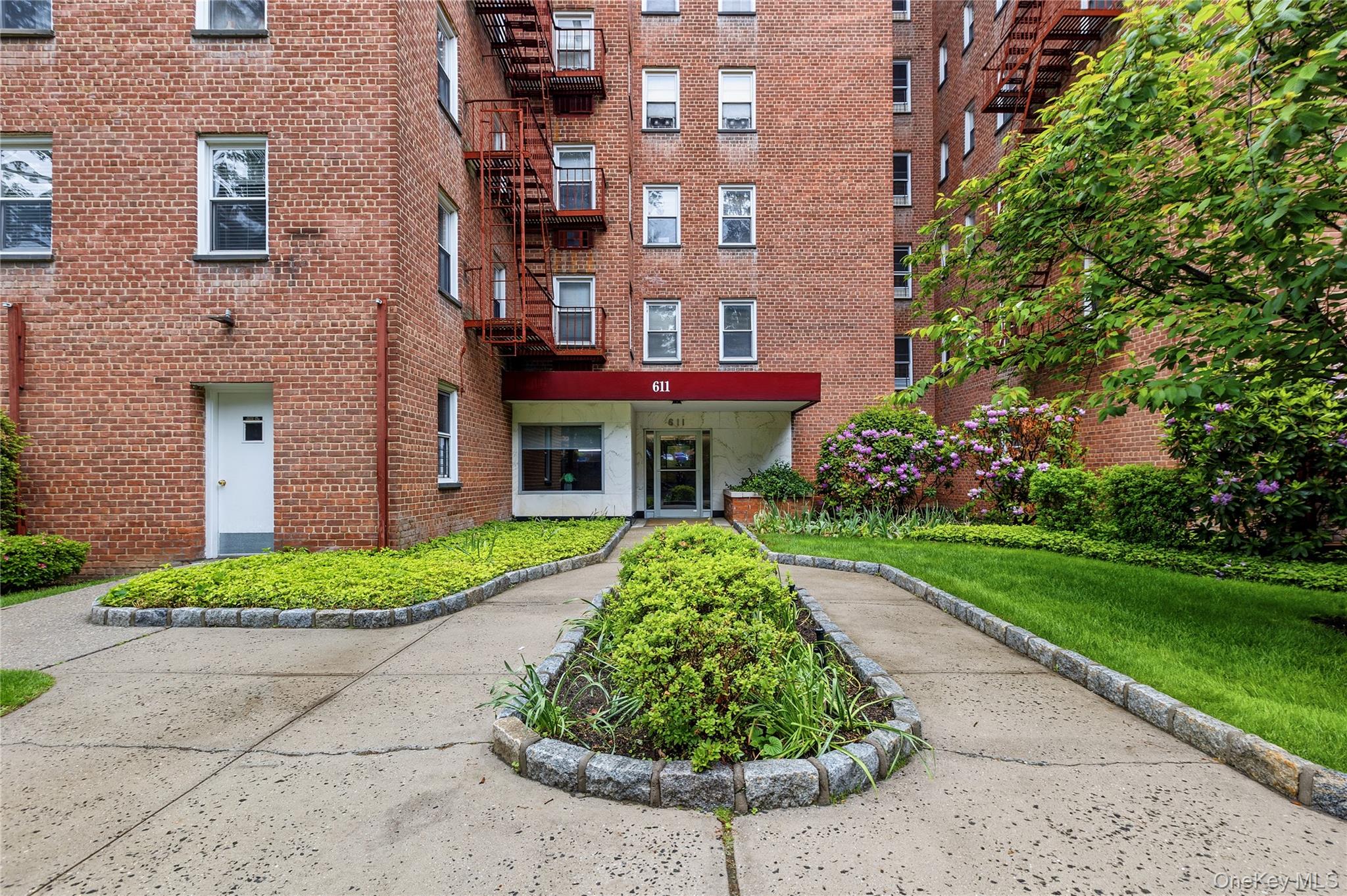 611 Palmer Road, Unit 3y