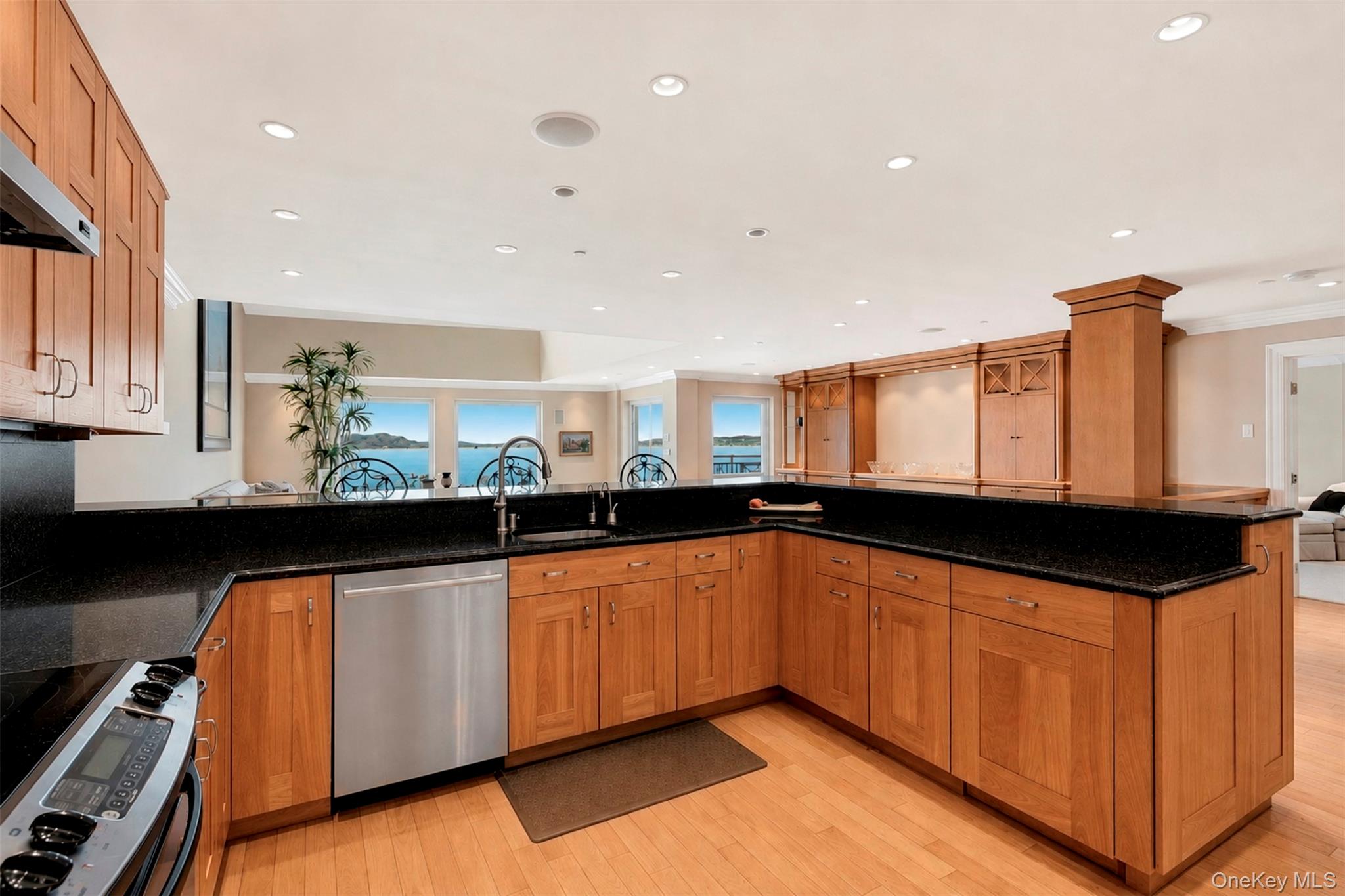 401 Harbor Cove – For Sale photo 14