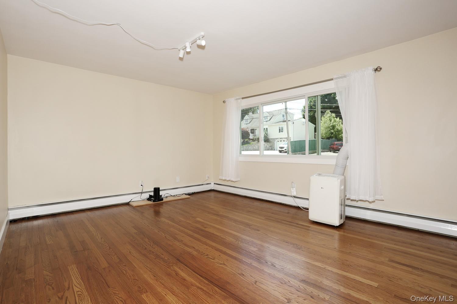 1 Havervale Lane – For Sale photo 8