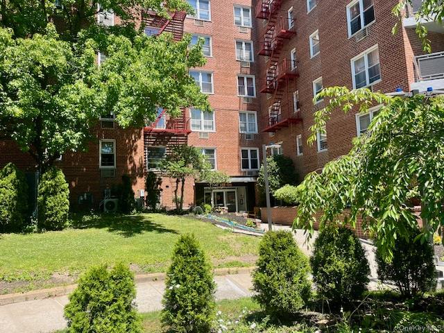 15105 Cross Island Parkway, Unit 1D photo 3