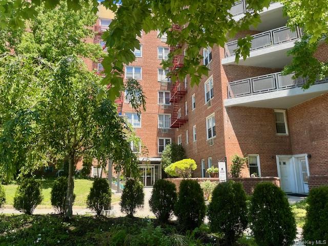 15105 Cross Island Parkway, Unit 1D