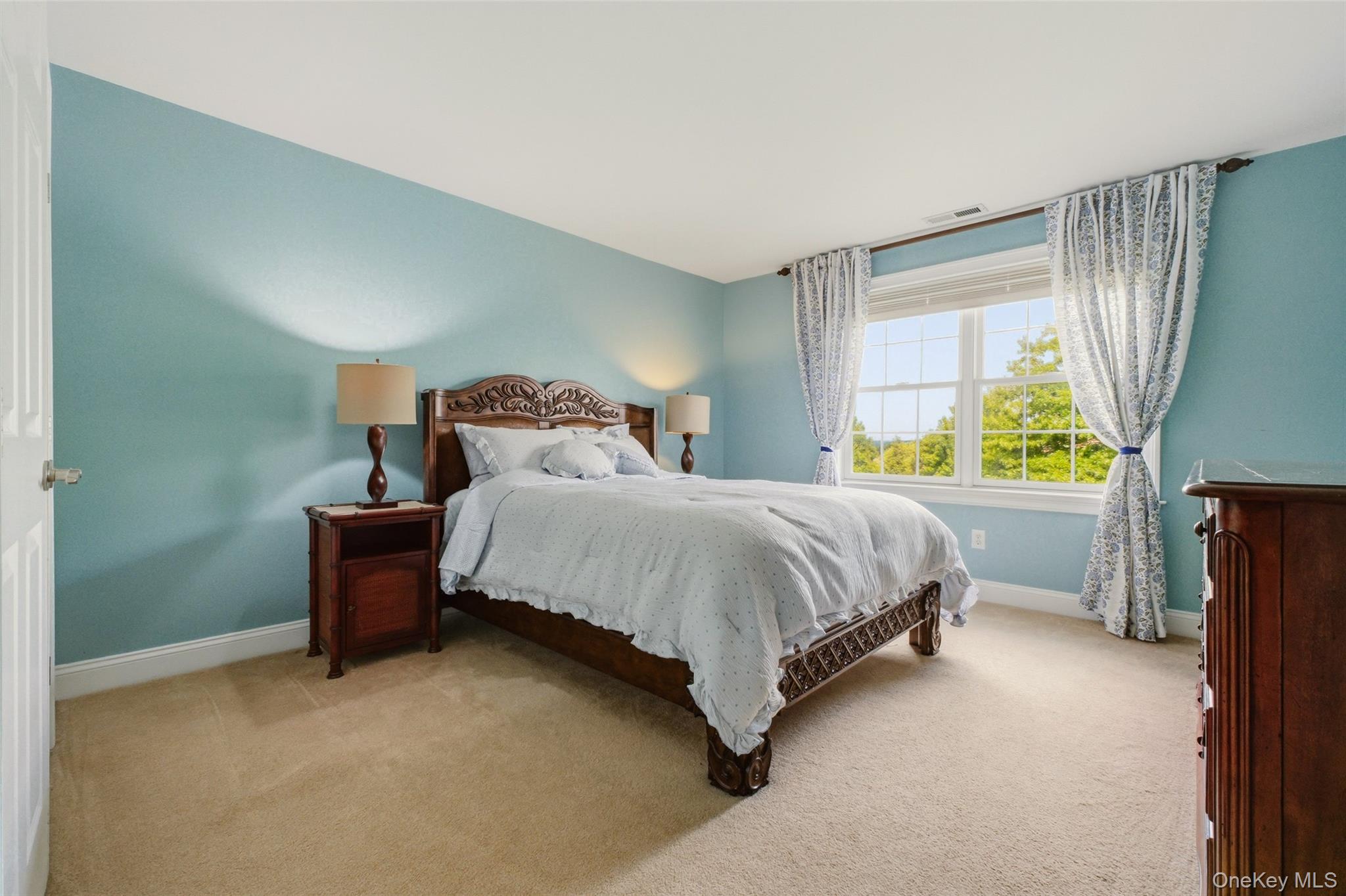 11 Hopeview Court – For Sale photo 2