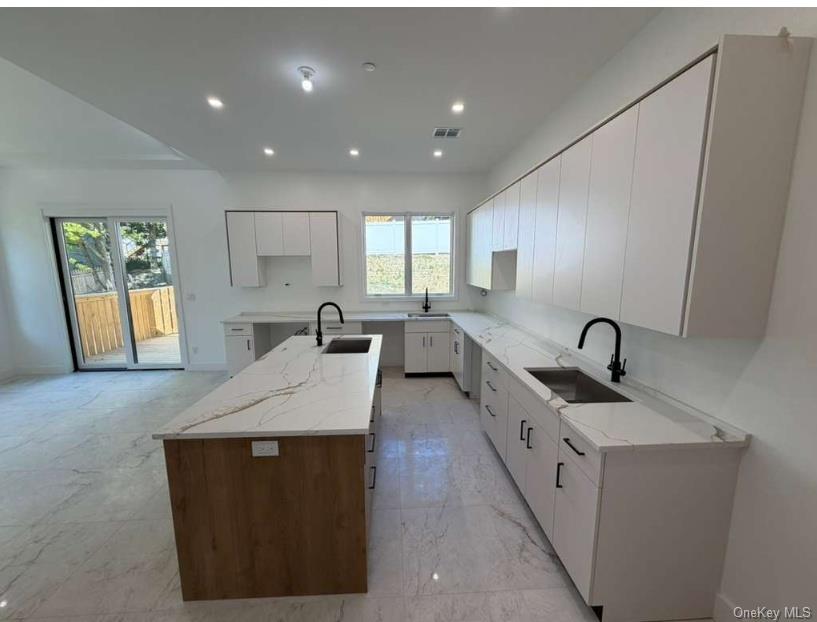 20 Dallas Drive, Unit 102 photo 2