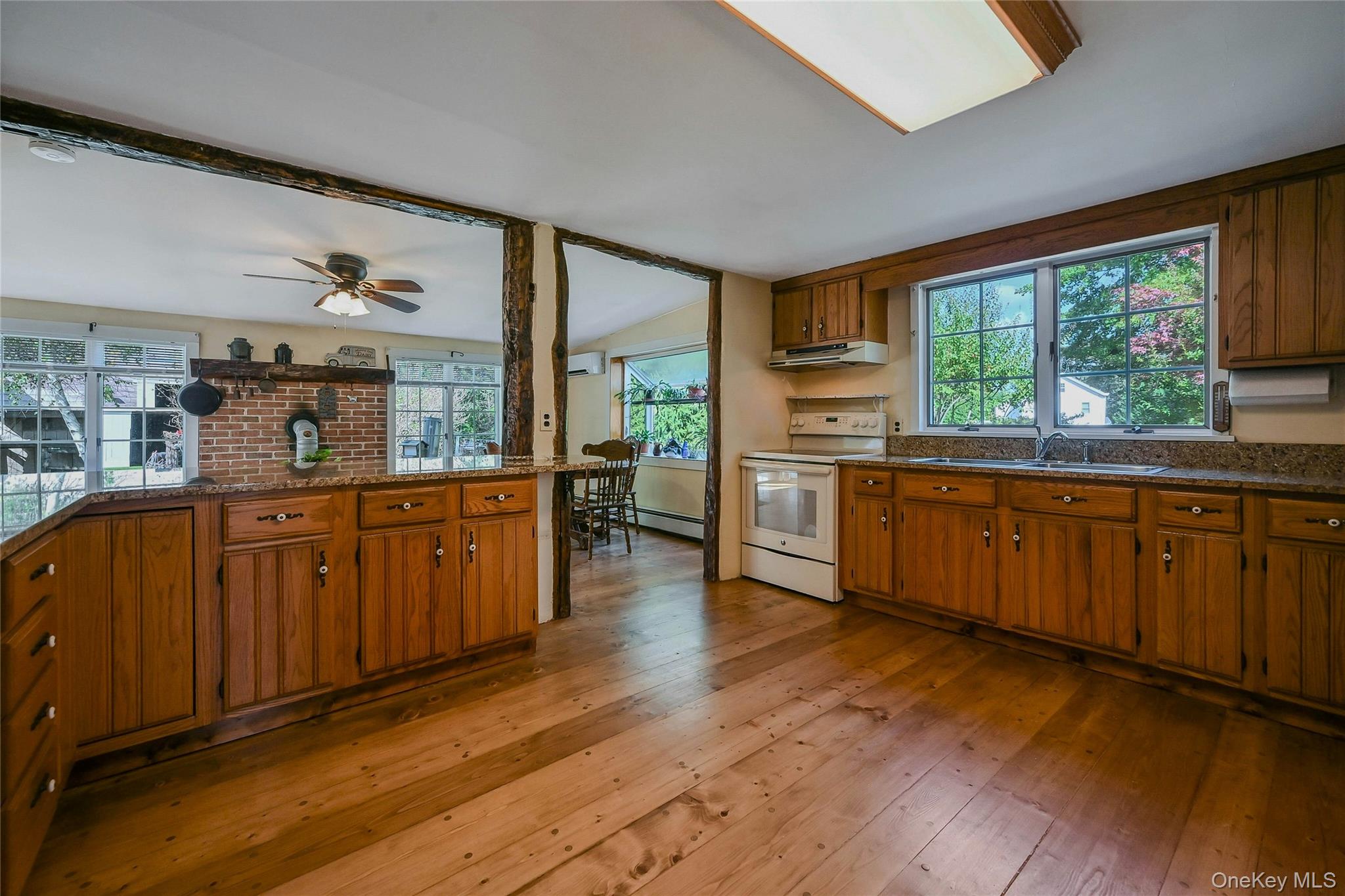 147 N Country Road – For Sale photo 4