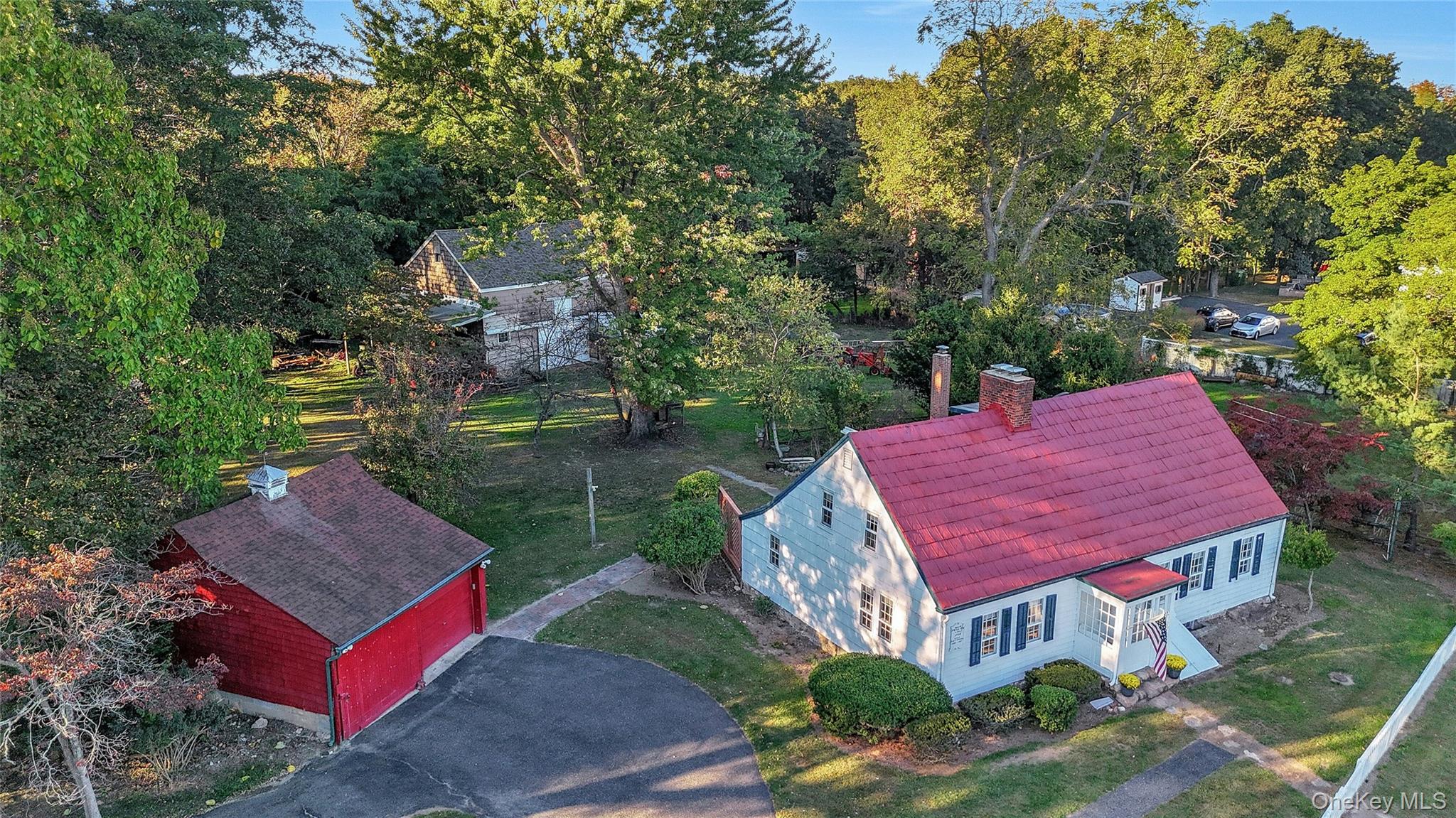 147 N Country Road – For Sale photo 15