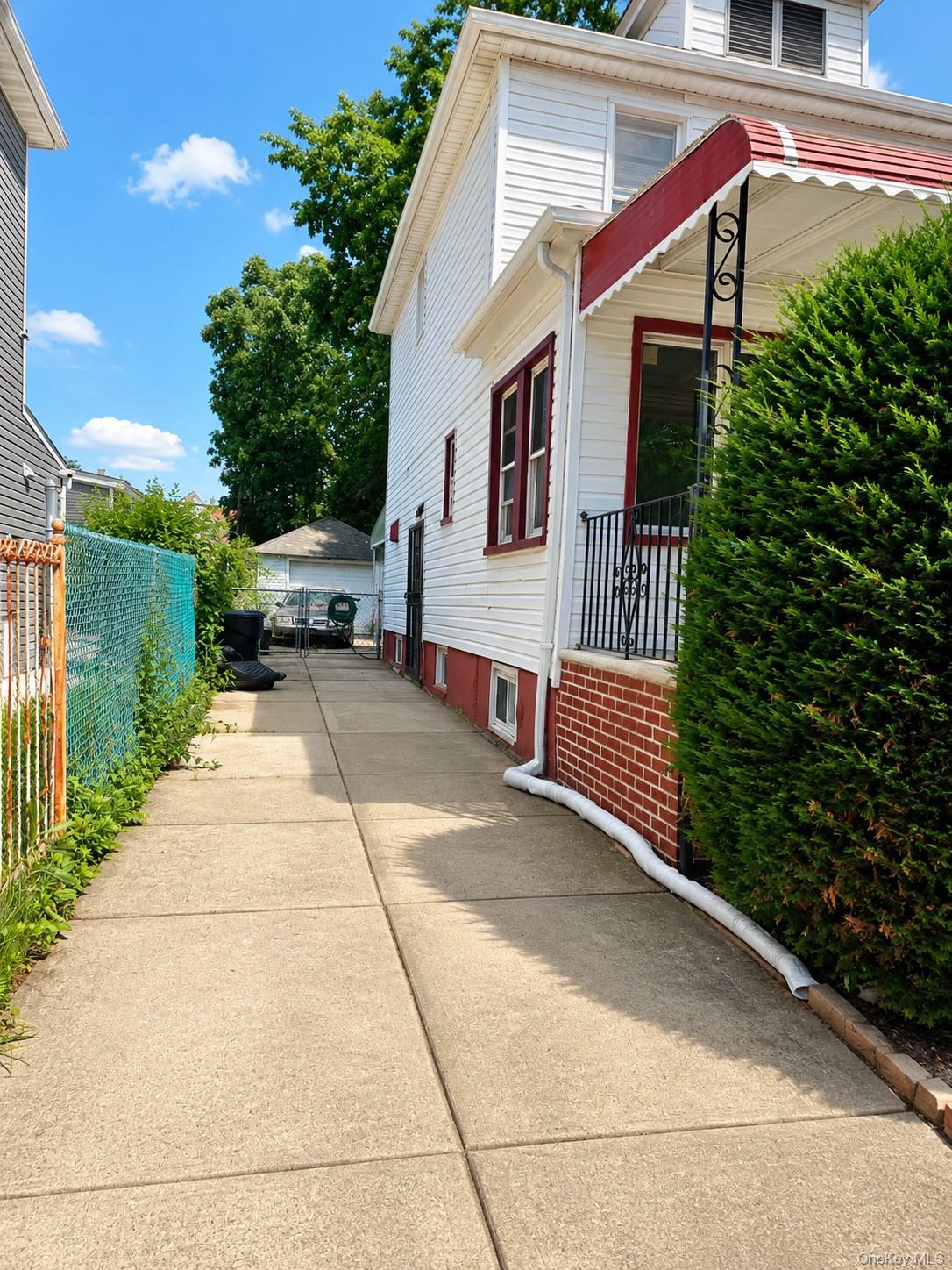 13121 223rd Street – For Sale photo 3