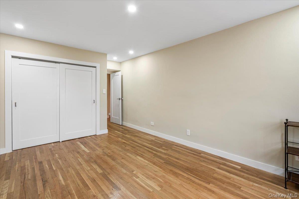 84-29 155 Avenue, Unit 5J photo 2