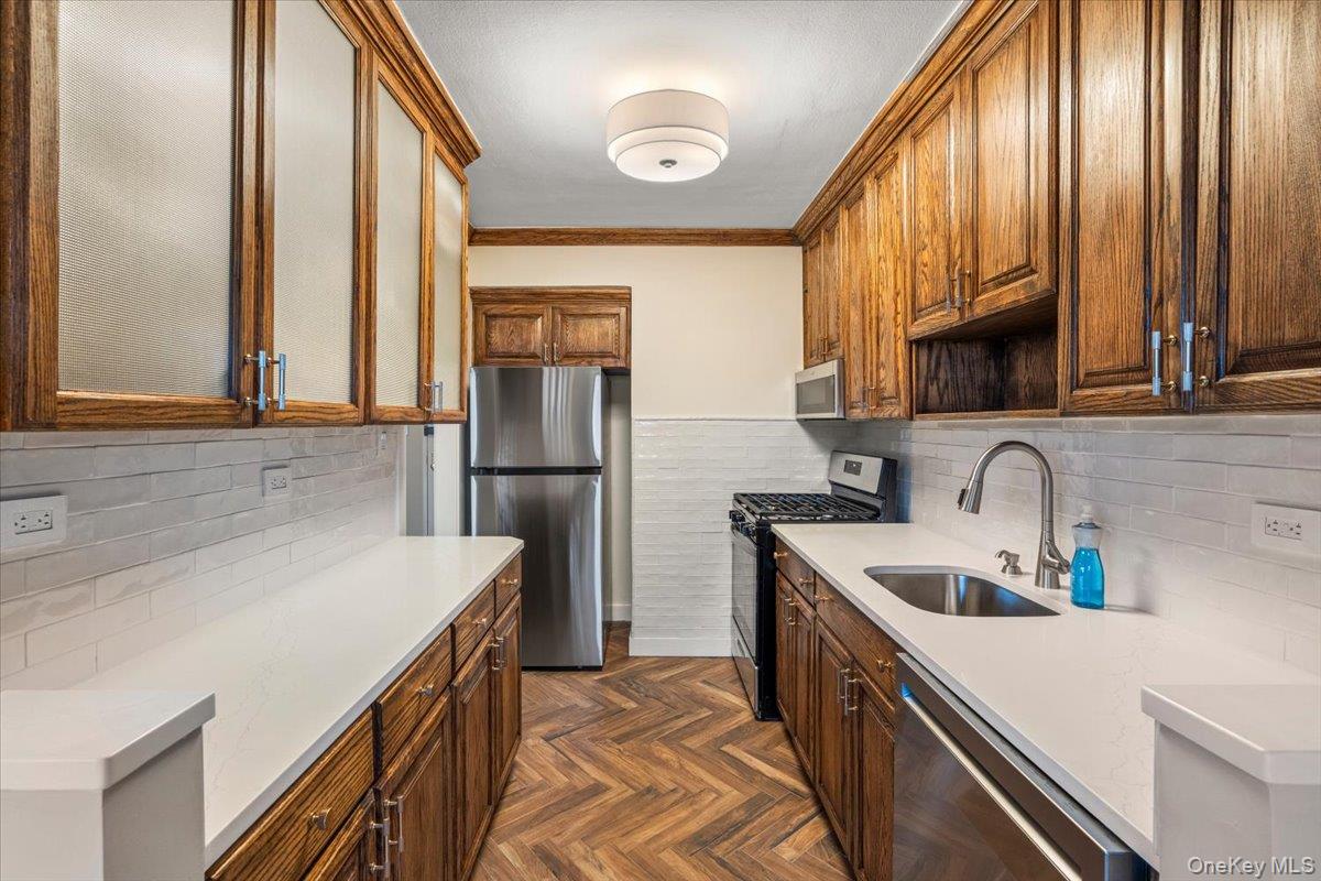 84-29 155 Avenue, Unit 5J photo 7