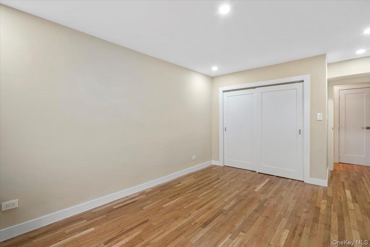 84-29 155 Avenue, Unit 5J photo 3