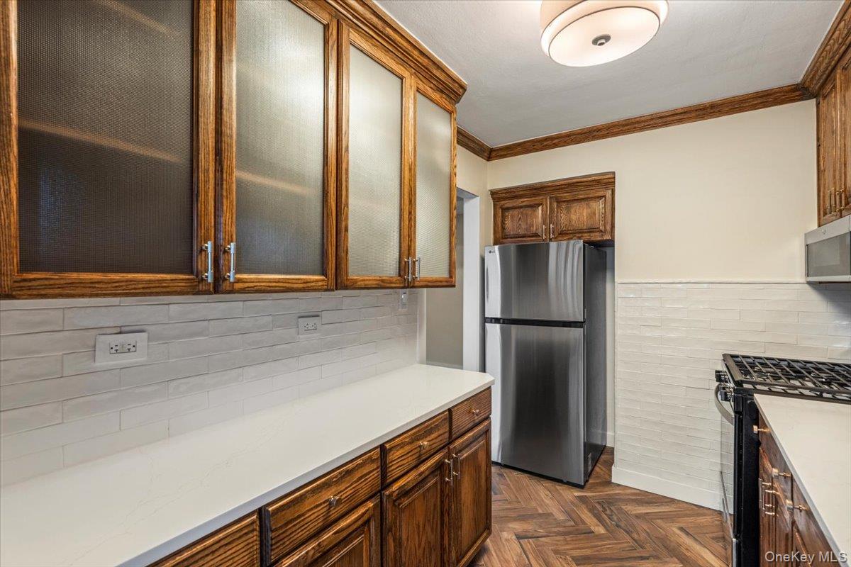 84-29 155 Avenue, Unit 5J photo 6