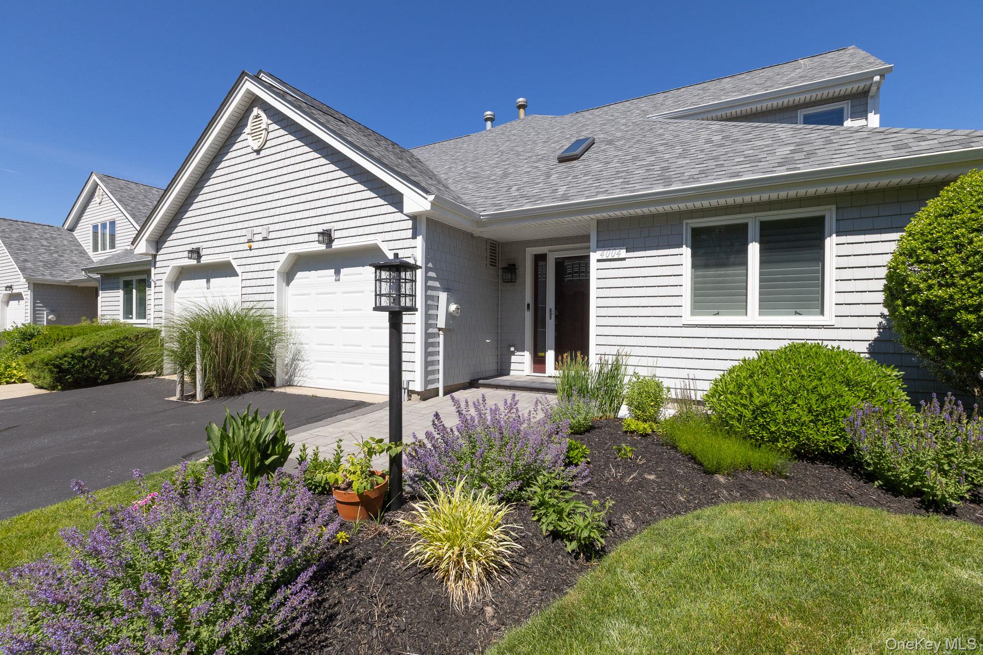 4004 The Fairway – For Sale