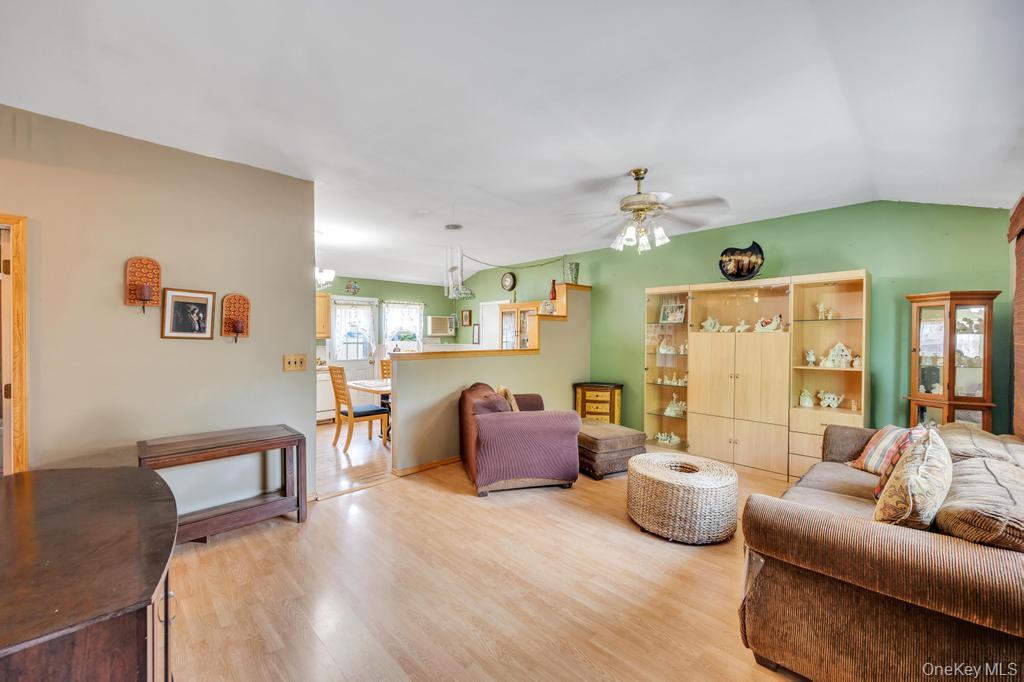 3 Megan Court – For Sale photo 2