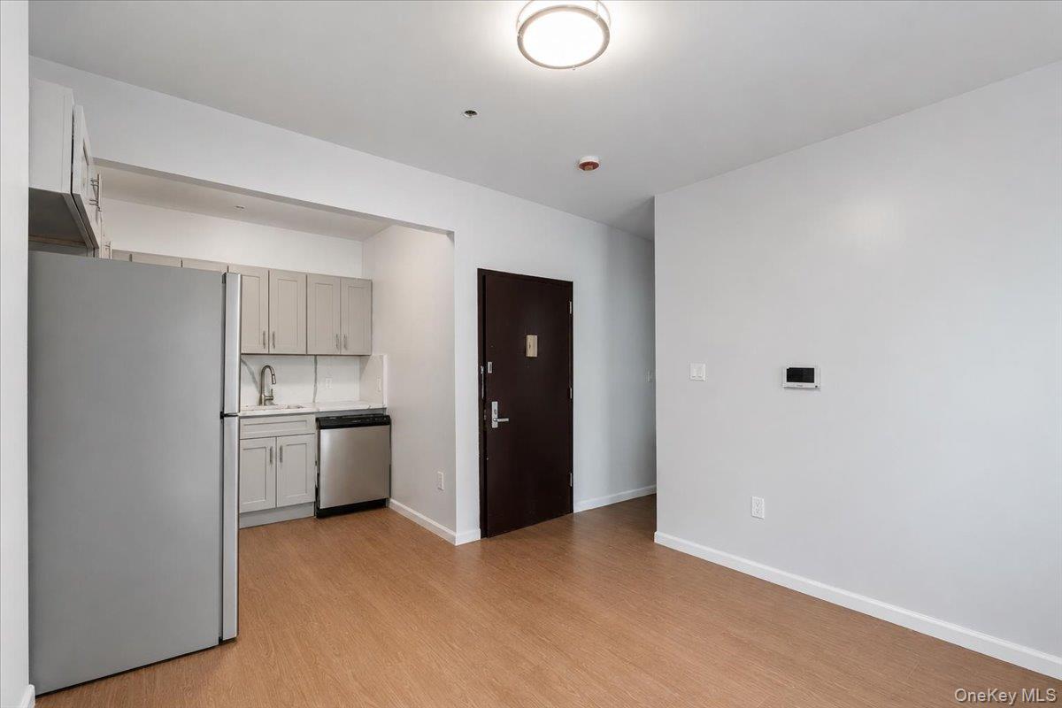 324 Eldert Street, Unit 2A photo 3