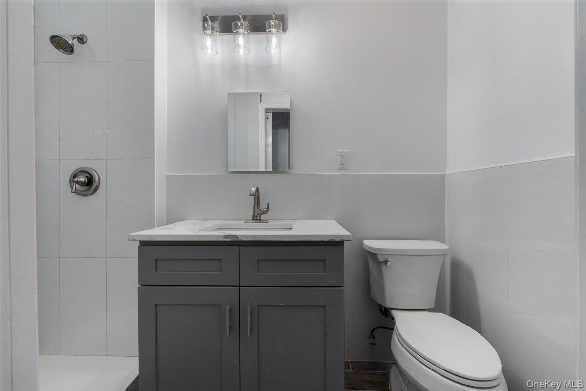 324 Eldert Street, Unit 2A photo 6