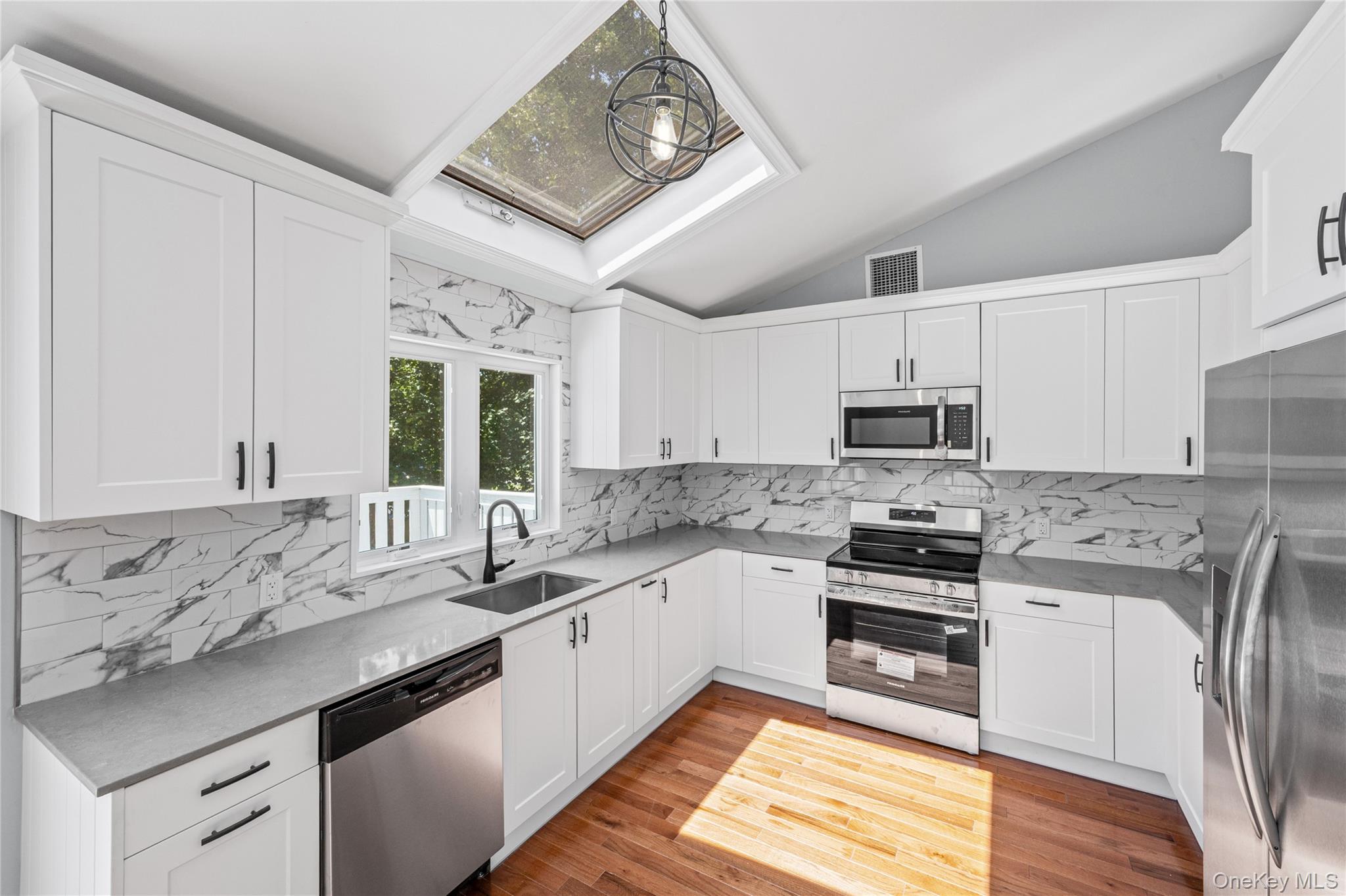 34 John Street N – For Sale photo 17