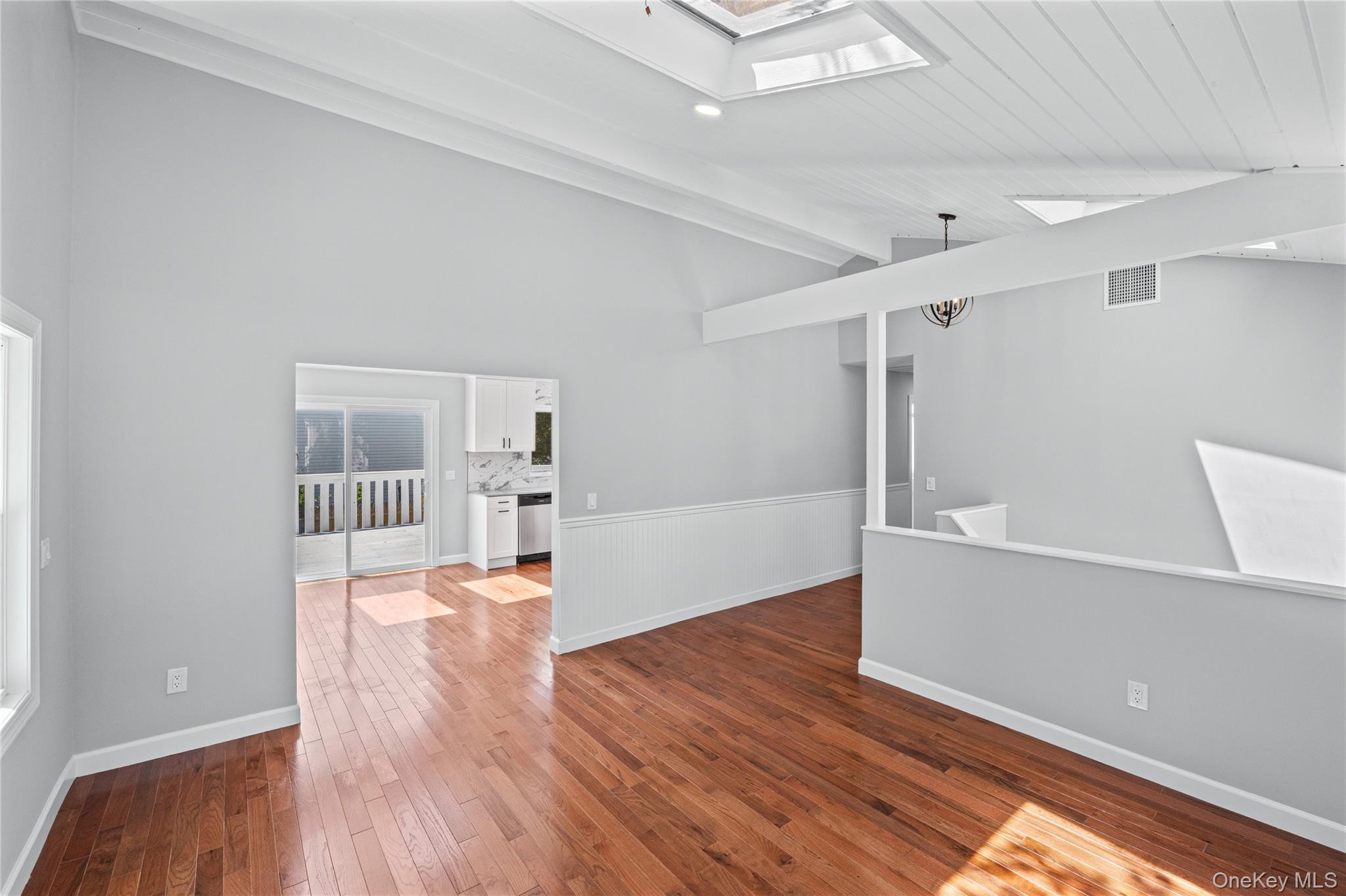 34 John Street N – For Sale photo 9