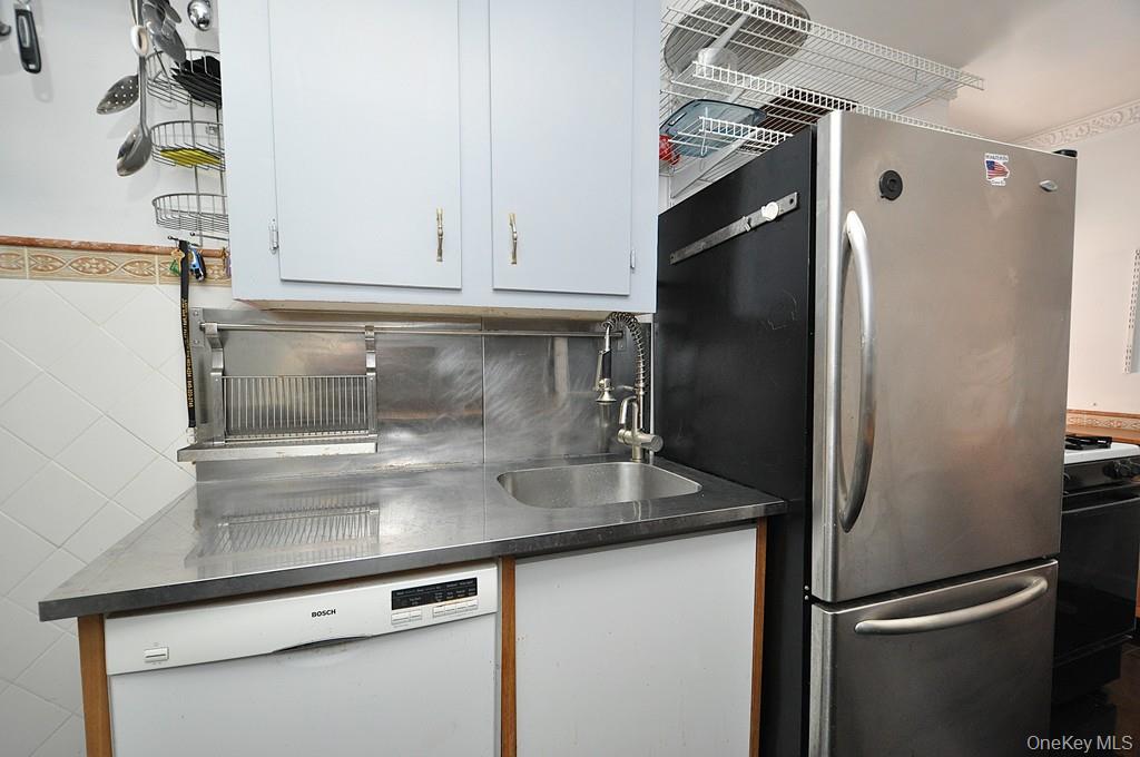 491 Riverdale Avenue, Unit 6D photo 7