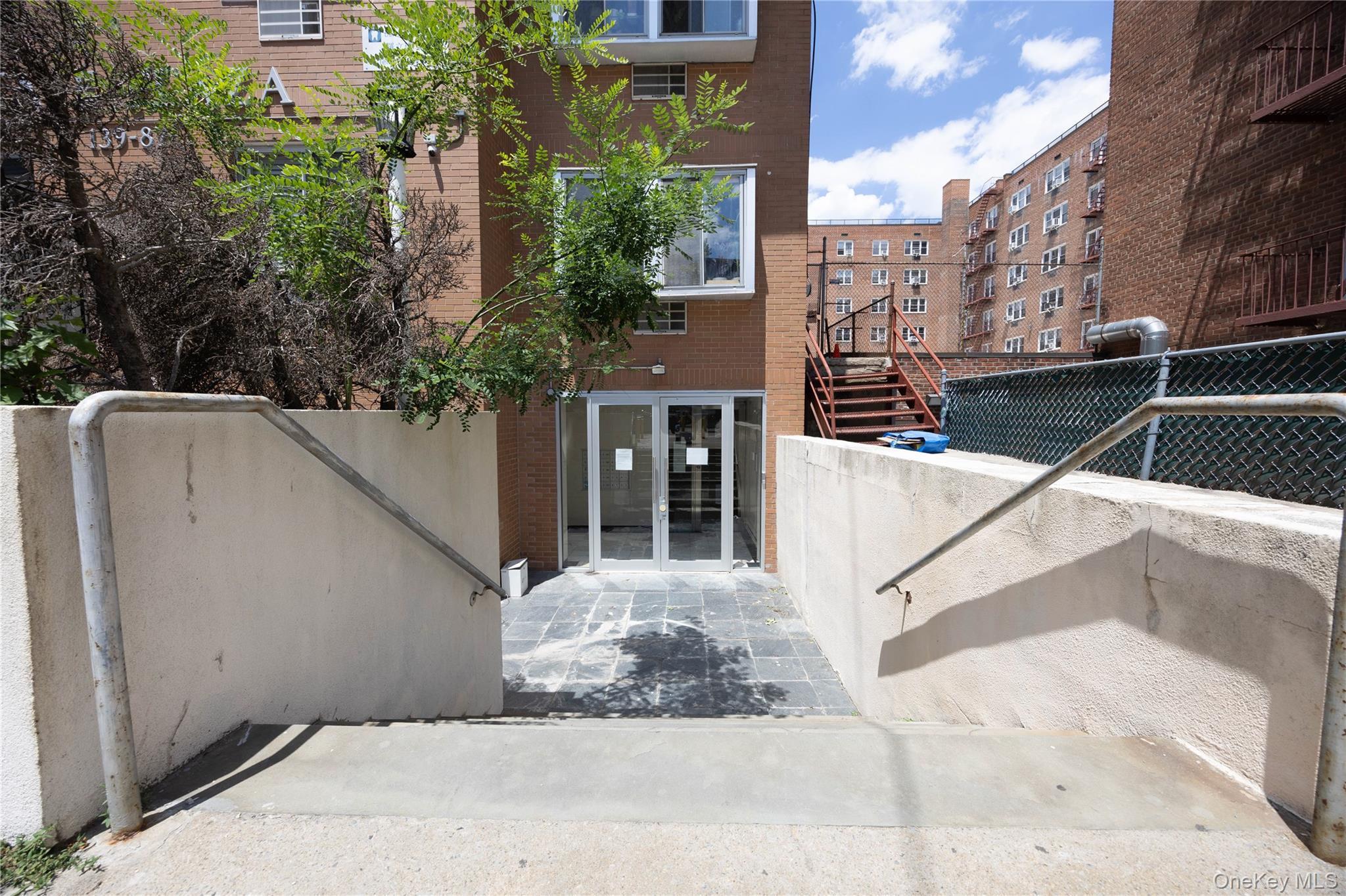 13987 35th Avenue, Unit 3C photo 2