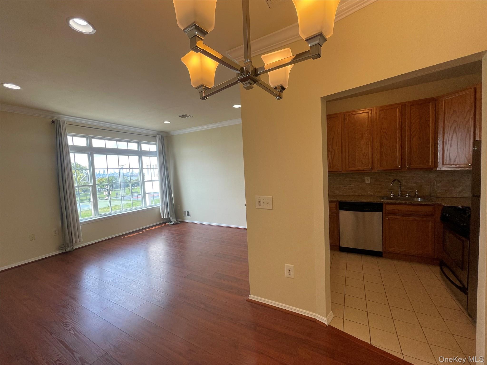 291 Surf Drive, Unit 214B photo 4