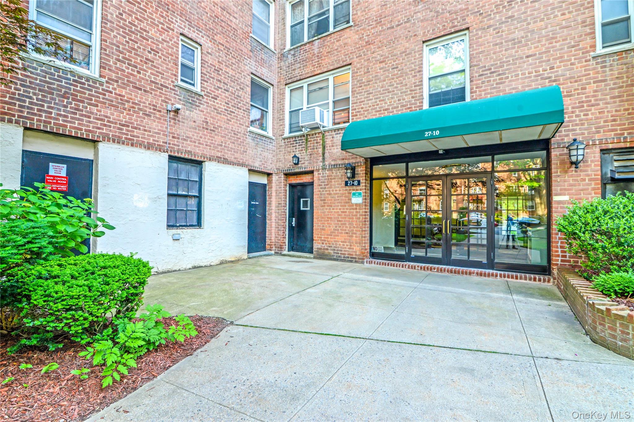 27-10 Parsons Boulevard, Unit 4B photo 13