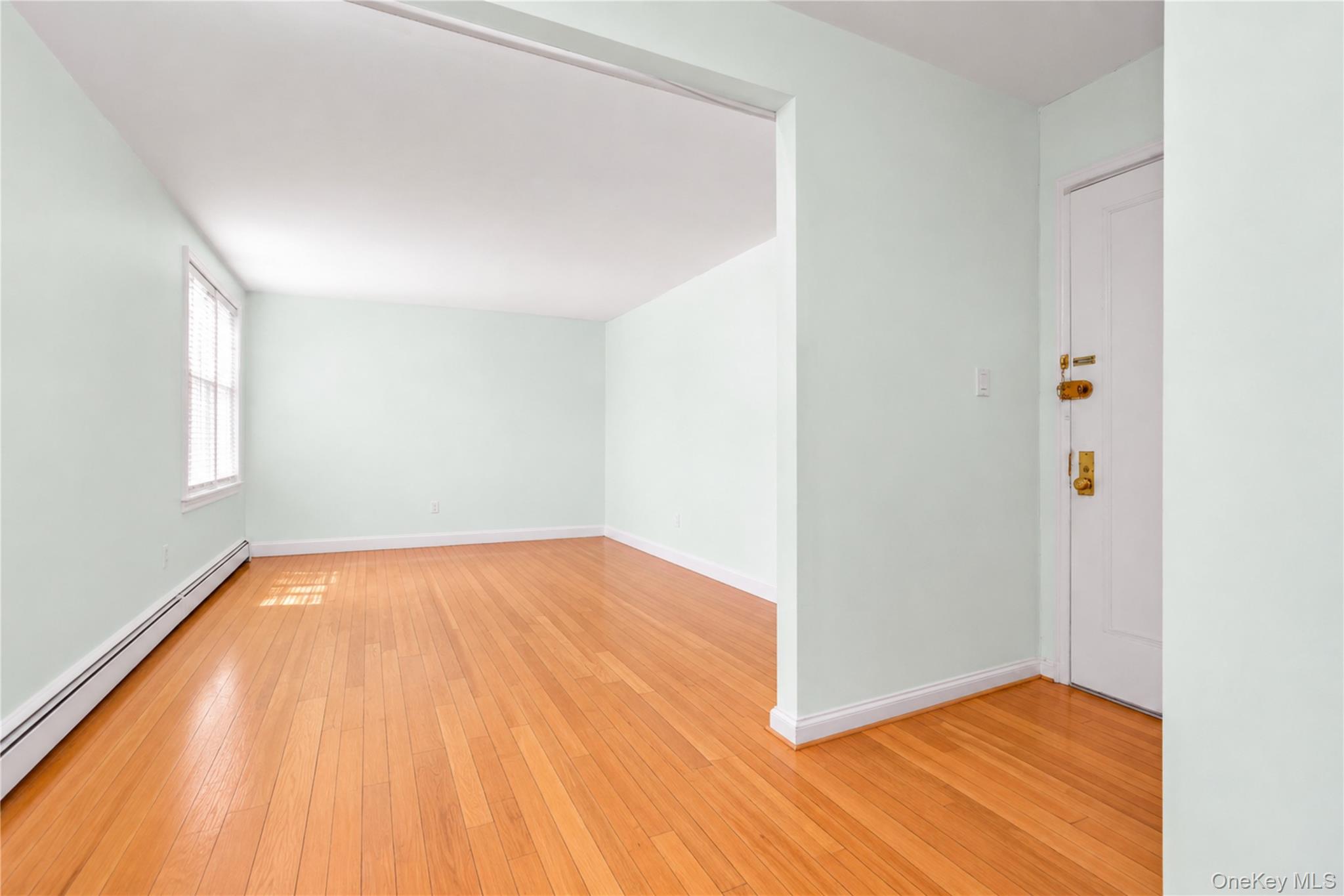 27-10 Parsons Boulevard, Unit 4B photo 3