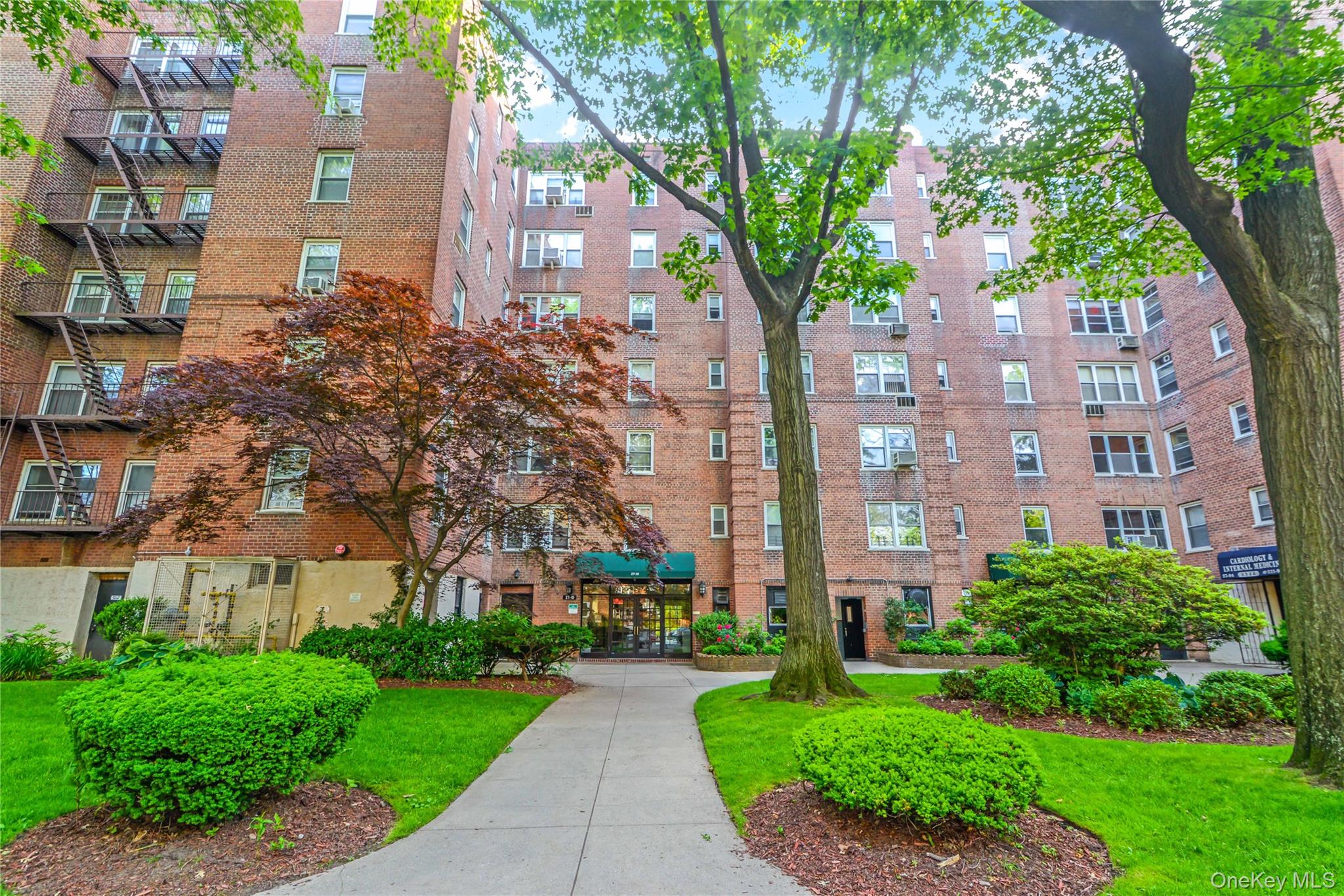 27-10 Parsons Boulevard, Unit 4B photo 15