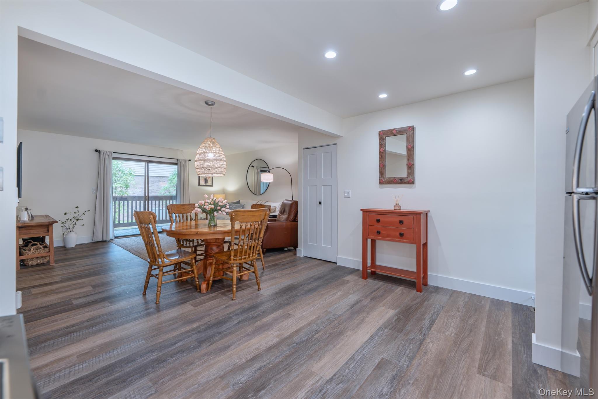 303 Village Court – For Sale photo 6