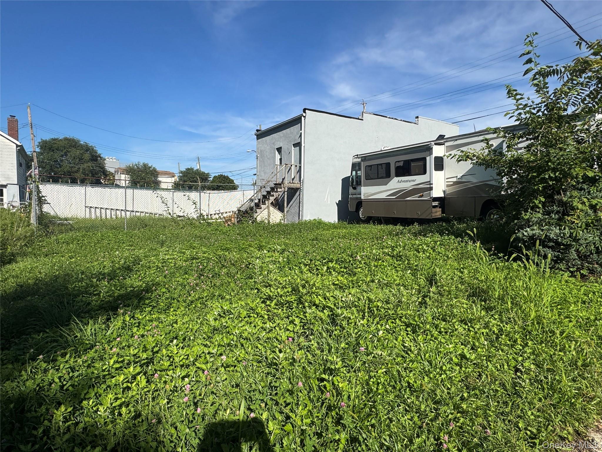 8 Iroquois Street – For Sale