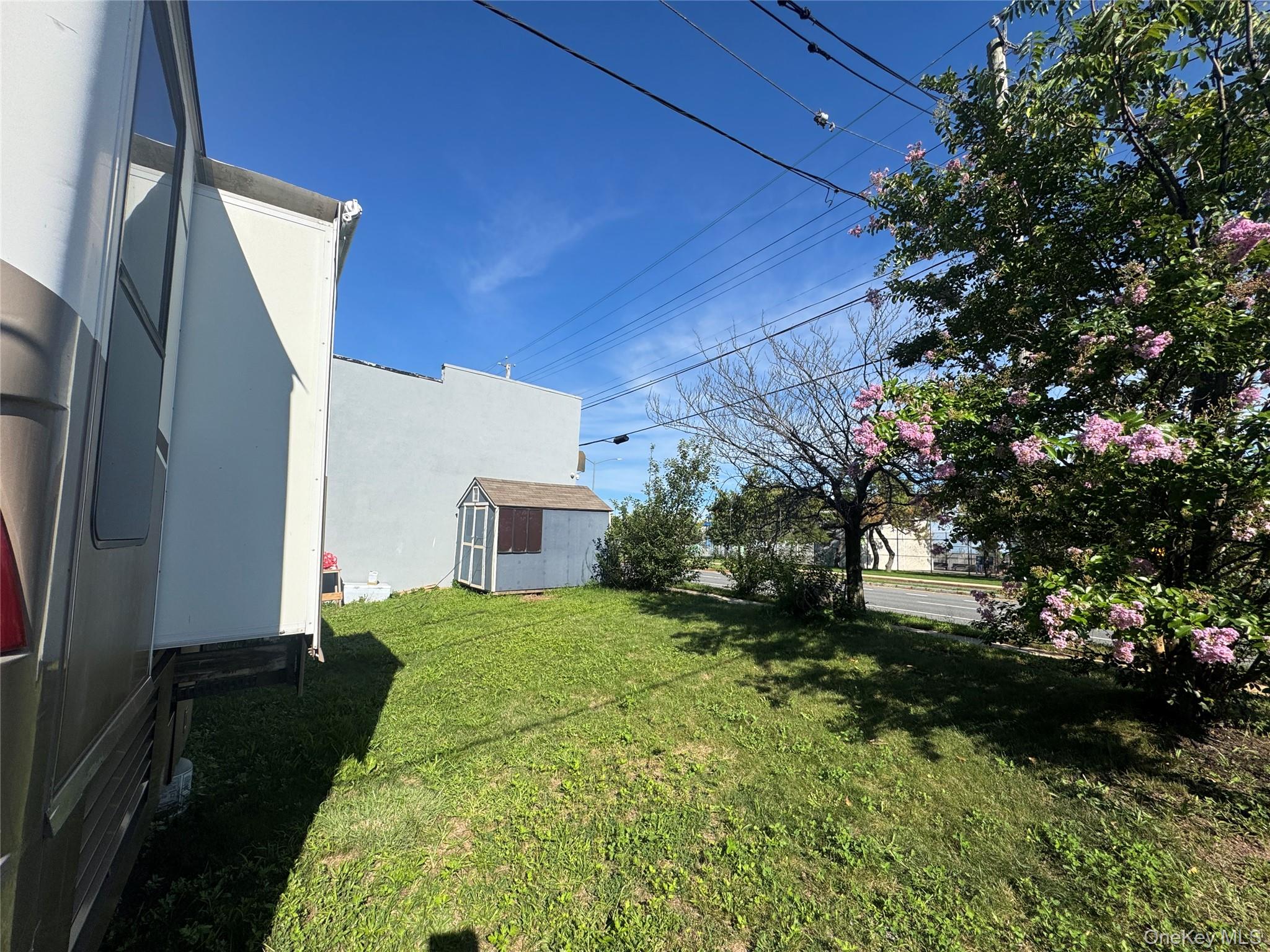 8 Iroquois Street – For Sale photo 2