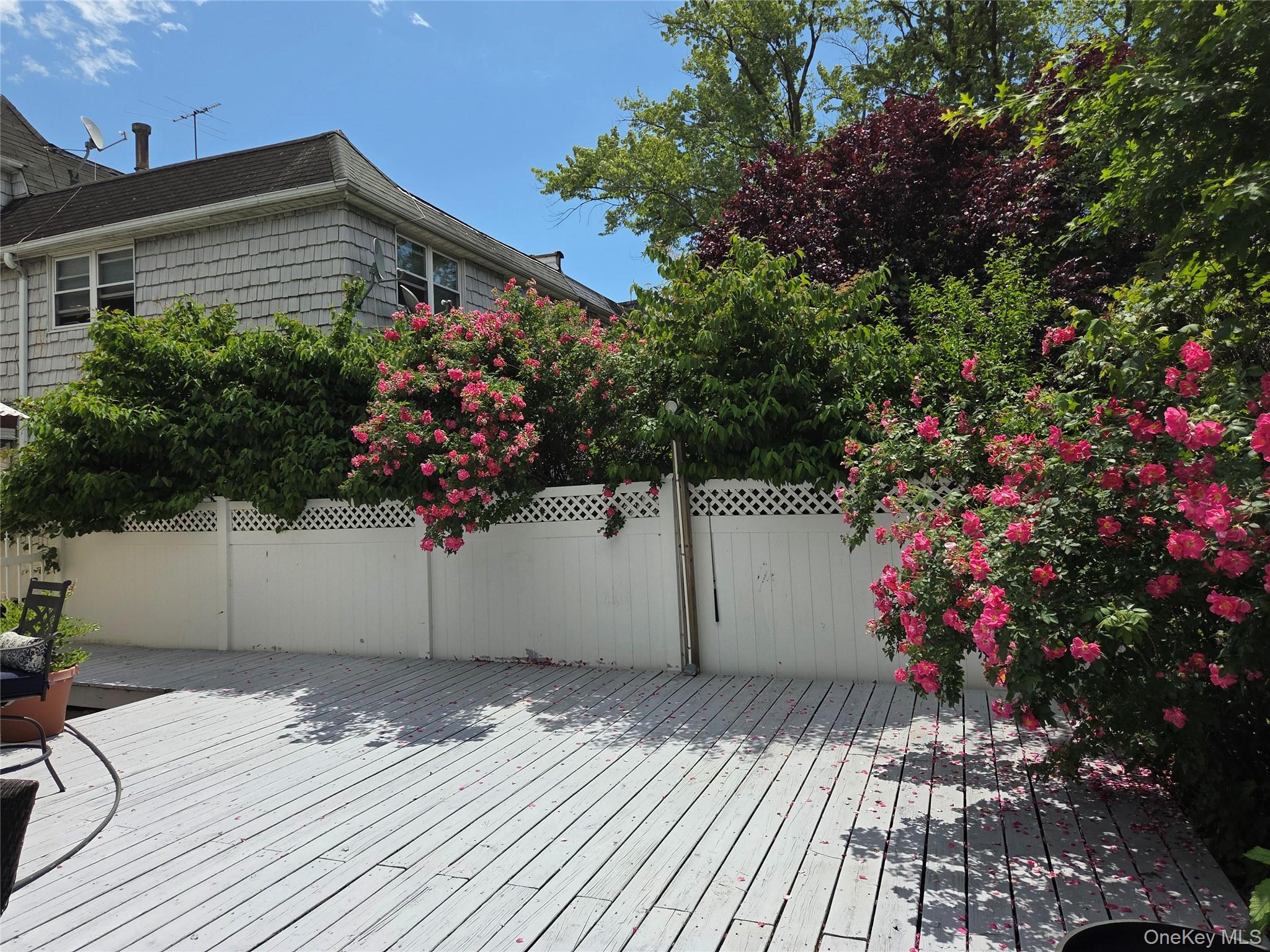 15-40 215th Street – For Sale photo 7