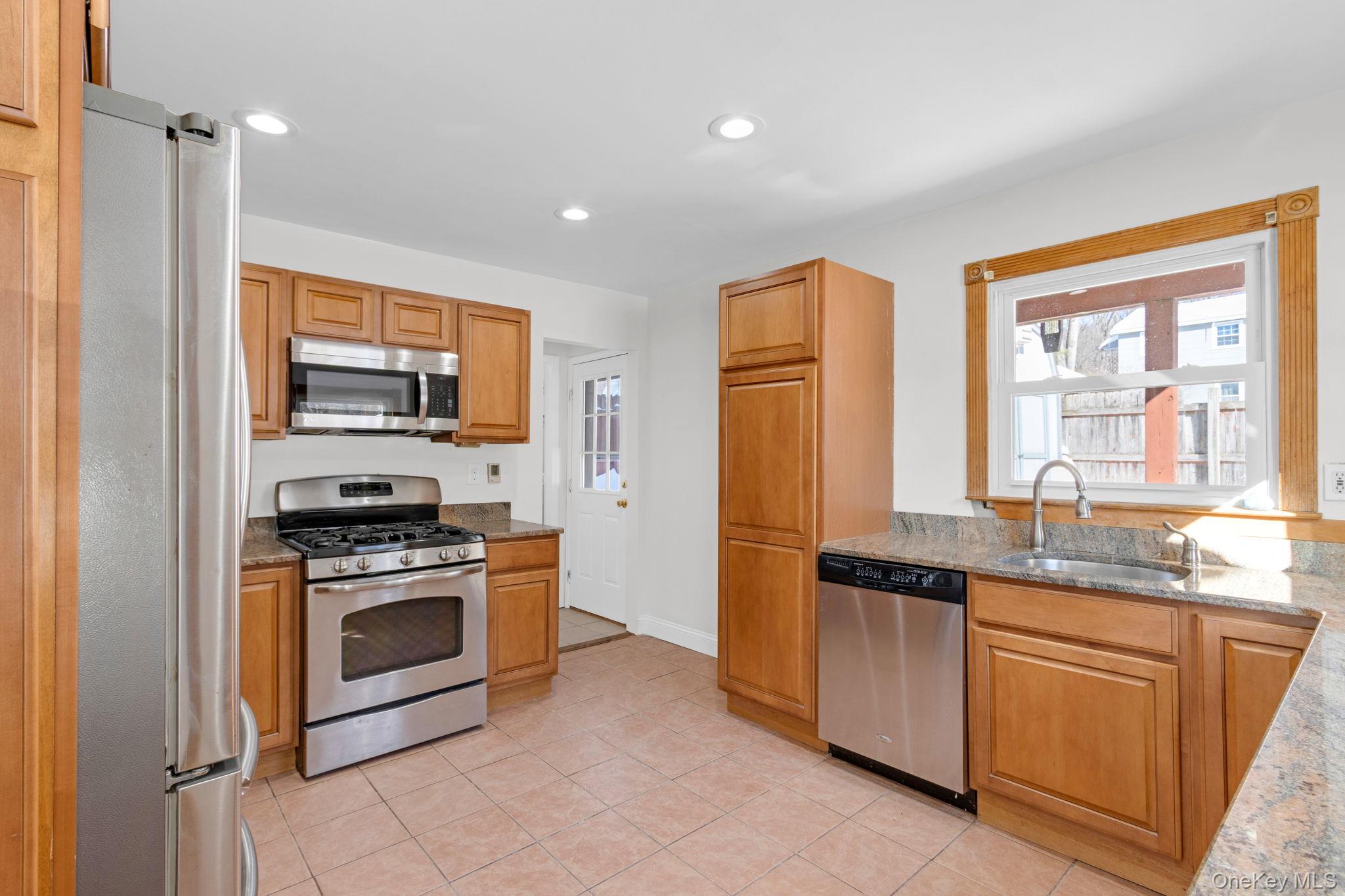 51 Greenwood Avenue – For Sale photo 2
