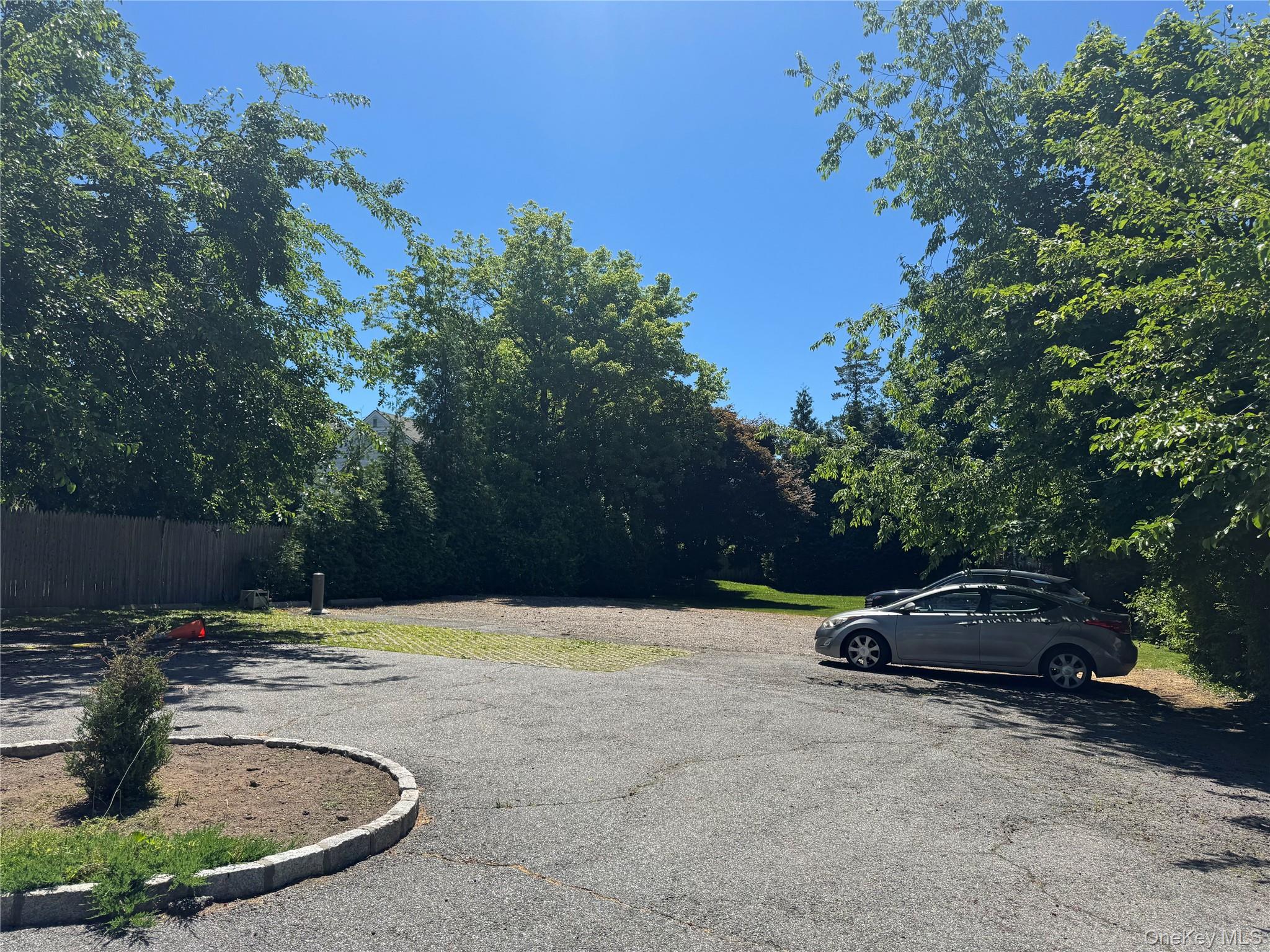 62 Bowman Avenue, Unit 3 photo 2