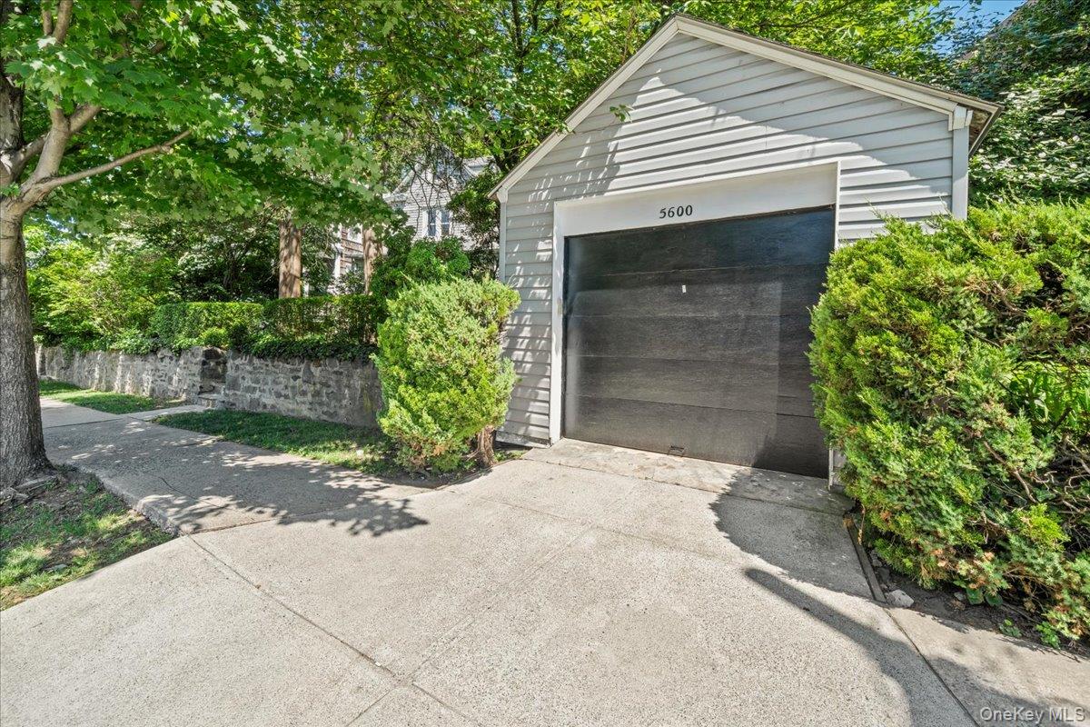 5600 Mosholu Avenue – For Sale photo 27