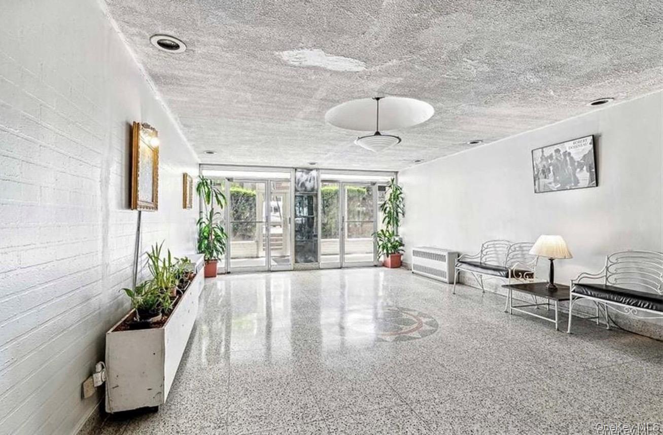 2835 Webb Avenue, Unit 6E photo 2