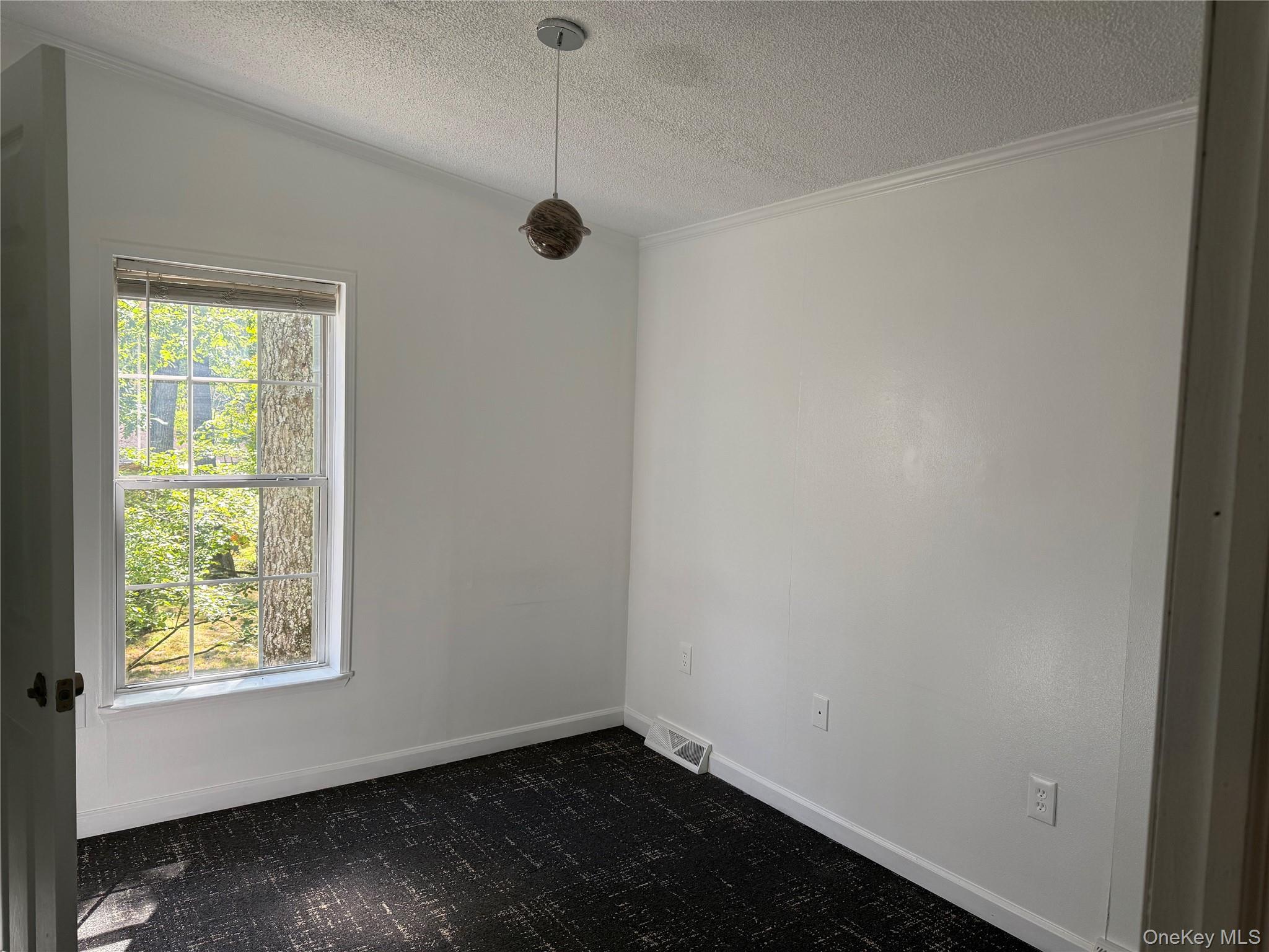 35 Oneida Trail – For Sale photo 15