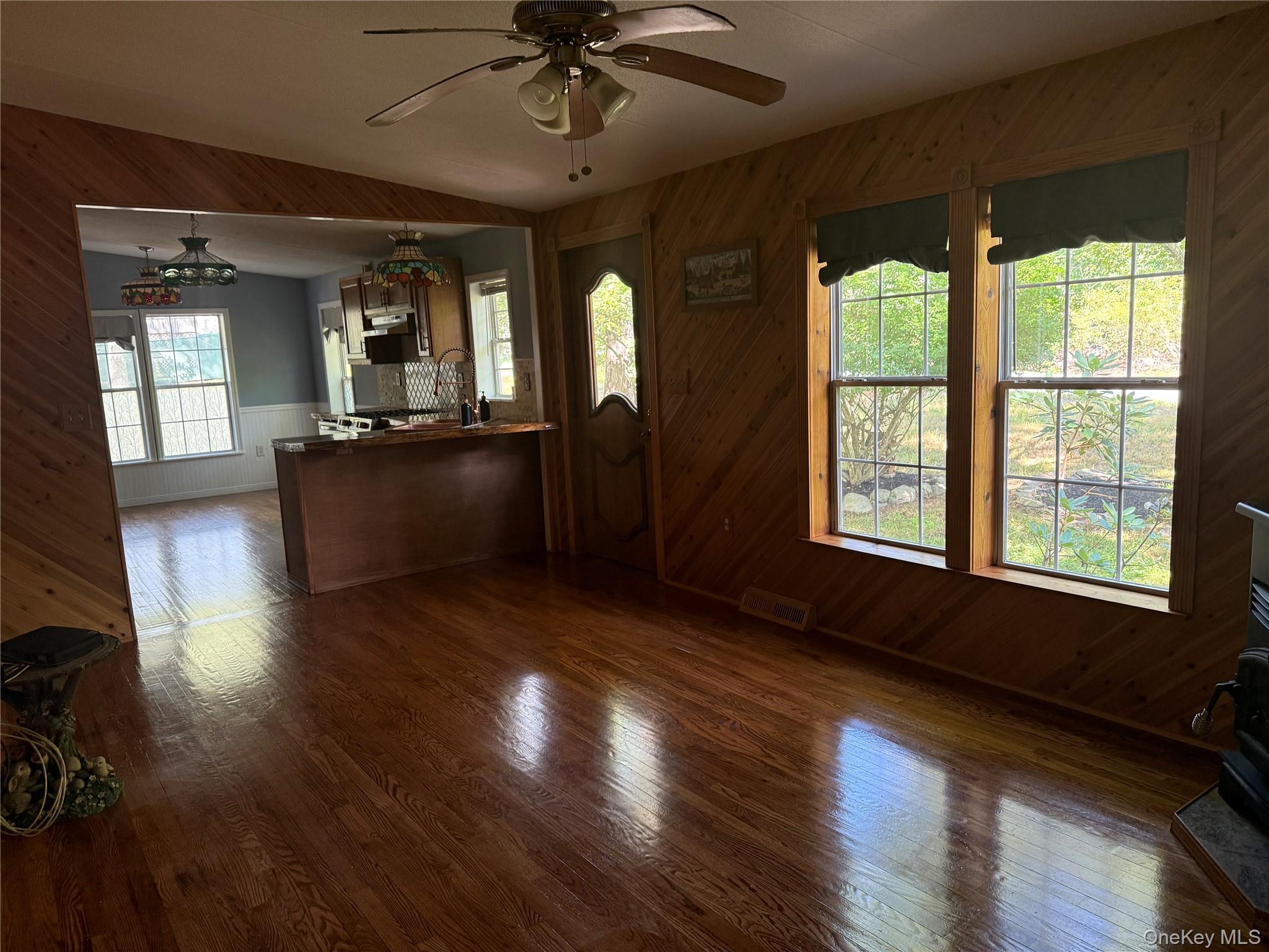 35 Oneida Trail – For Sale photo 11