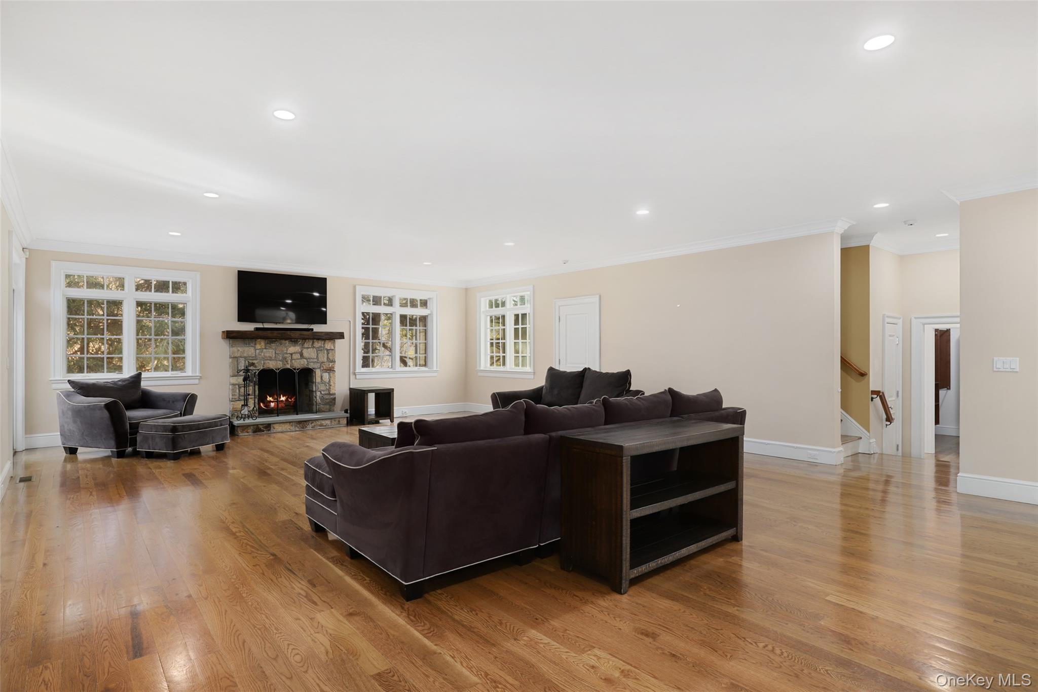 4 Hardscrabble Road – For Rent photo 4