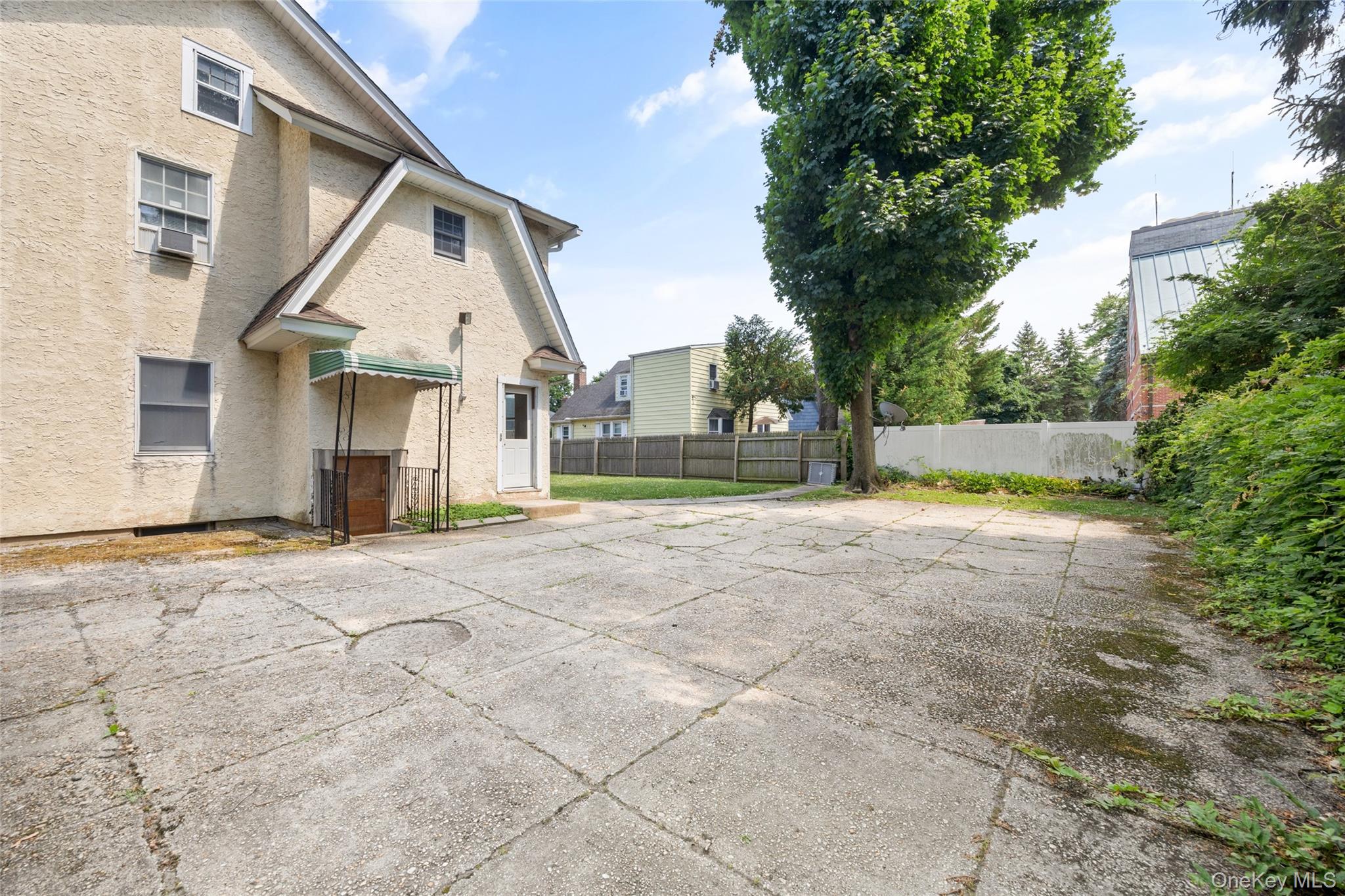 20 Spruce Street – For Sale photo 23