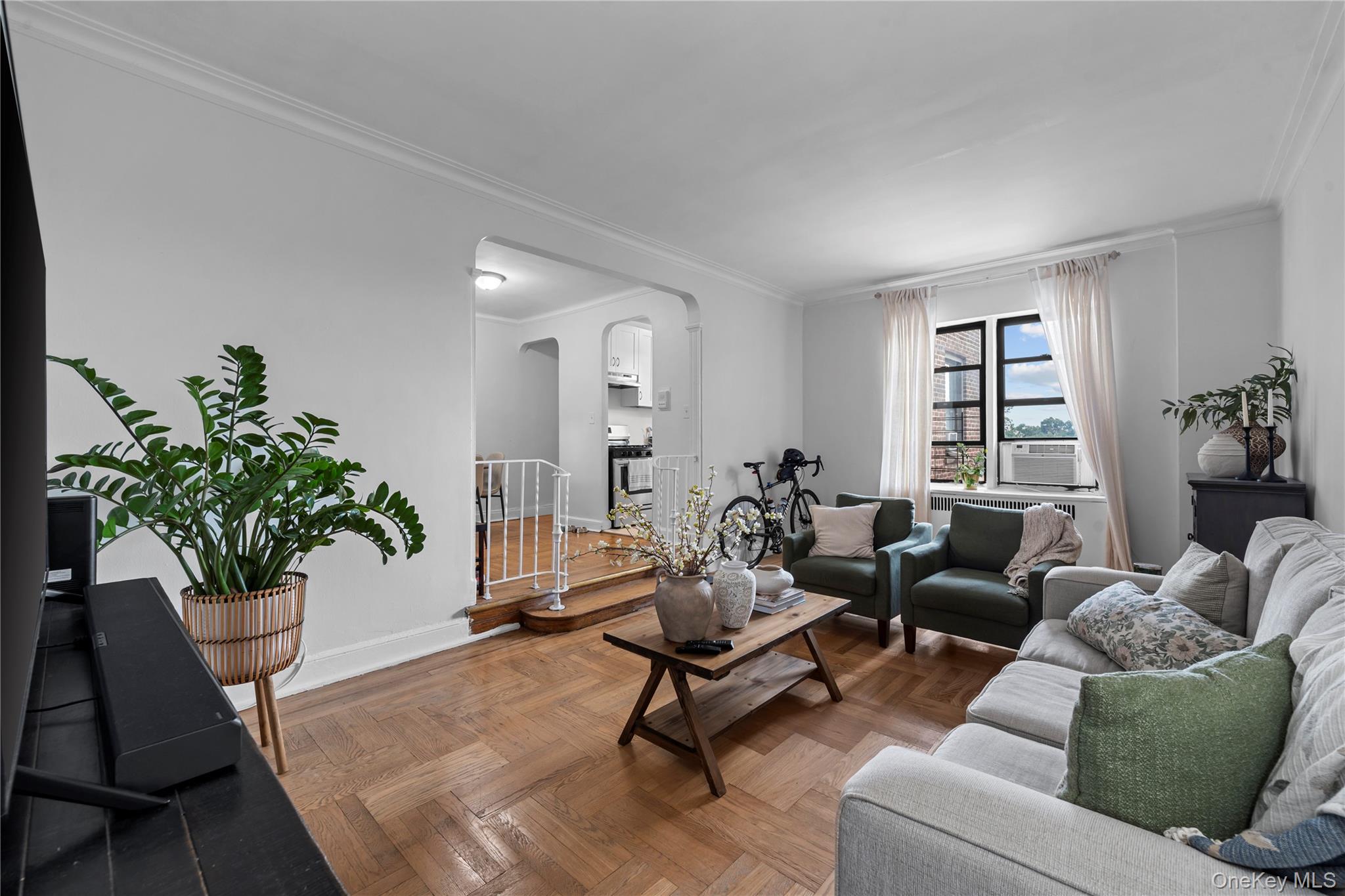 3245 Perry Avenue, Unit 6F