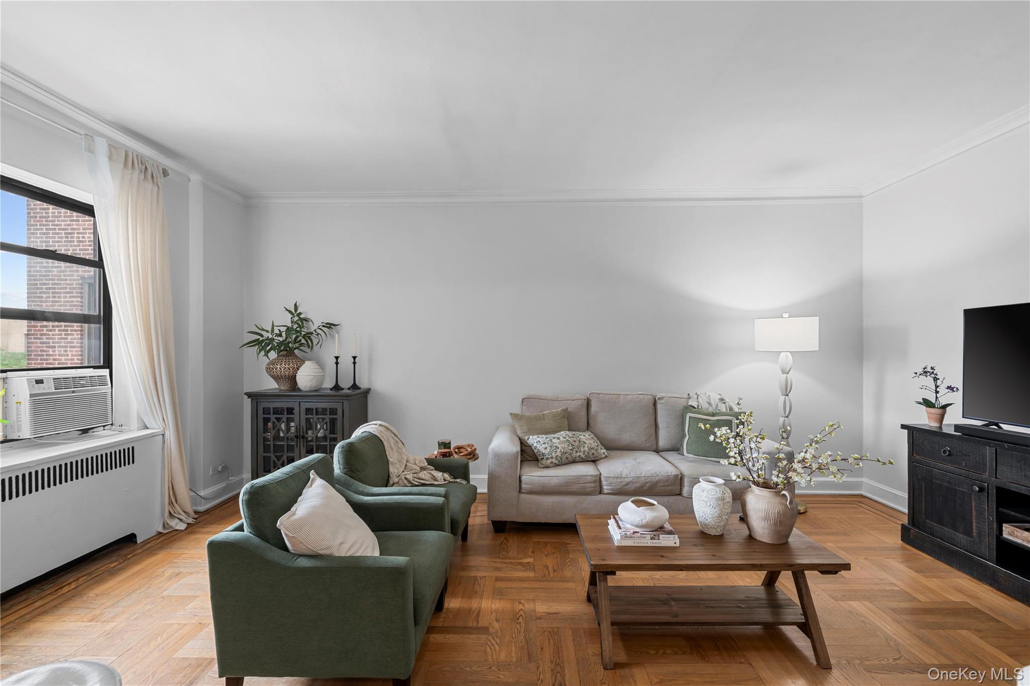 3245 Perry Avenue, Unit 6F photo 5