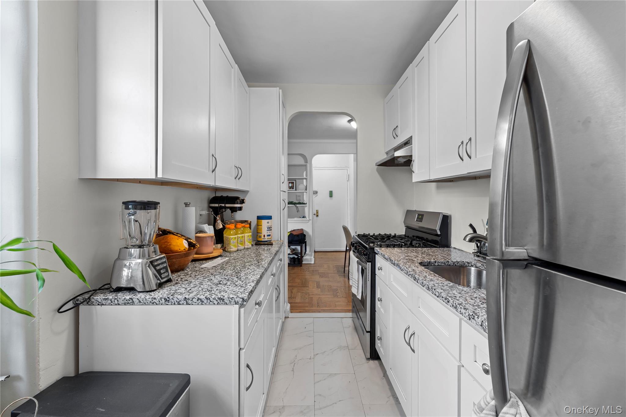 3245 Perry Avenue, Unit 6F photo 7