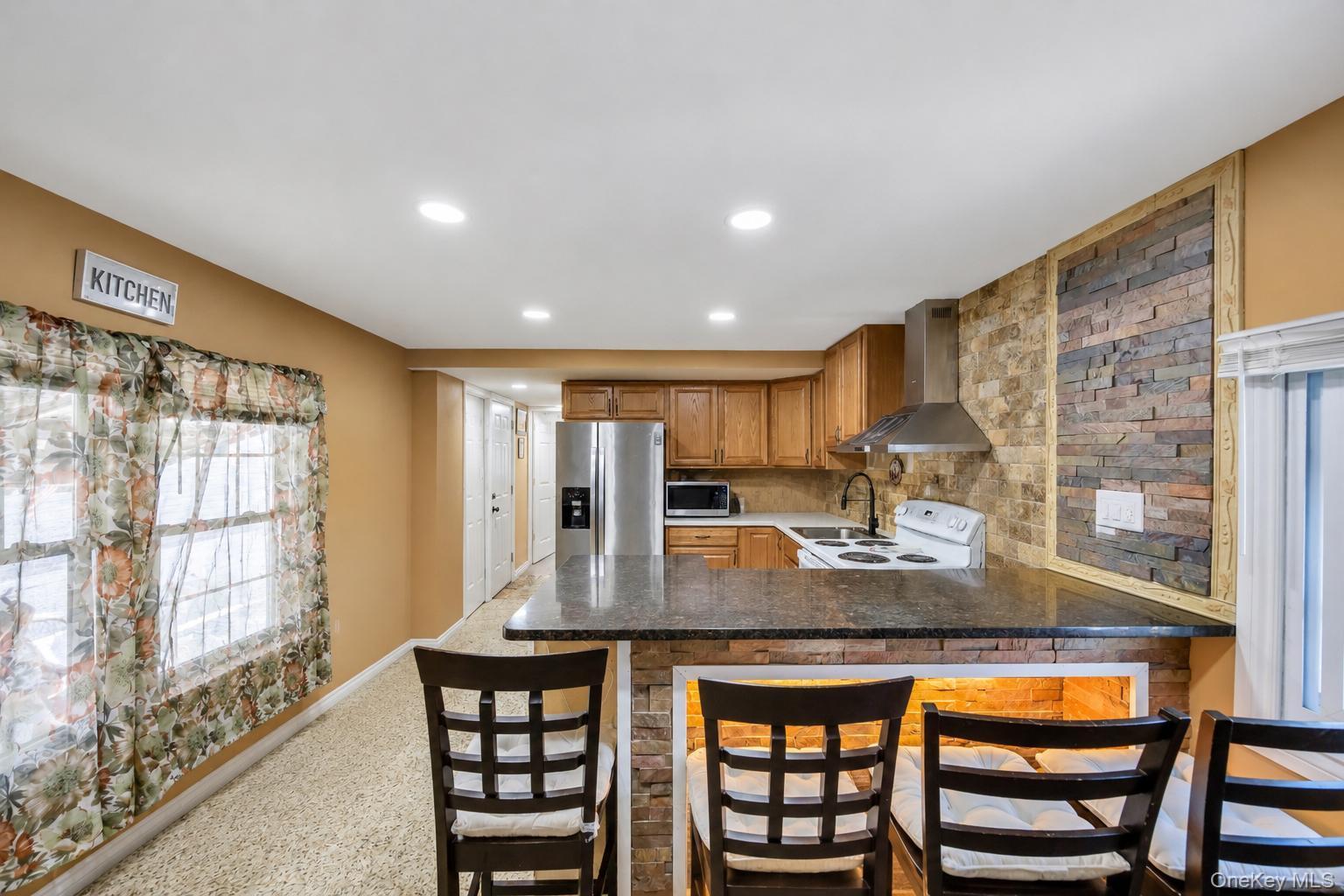 600 Broadway, Unit D14 photo 10